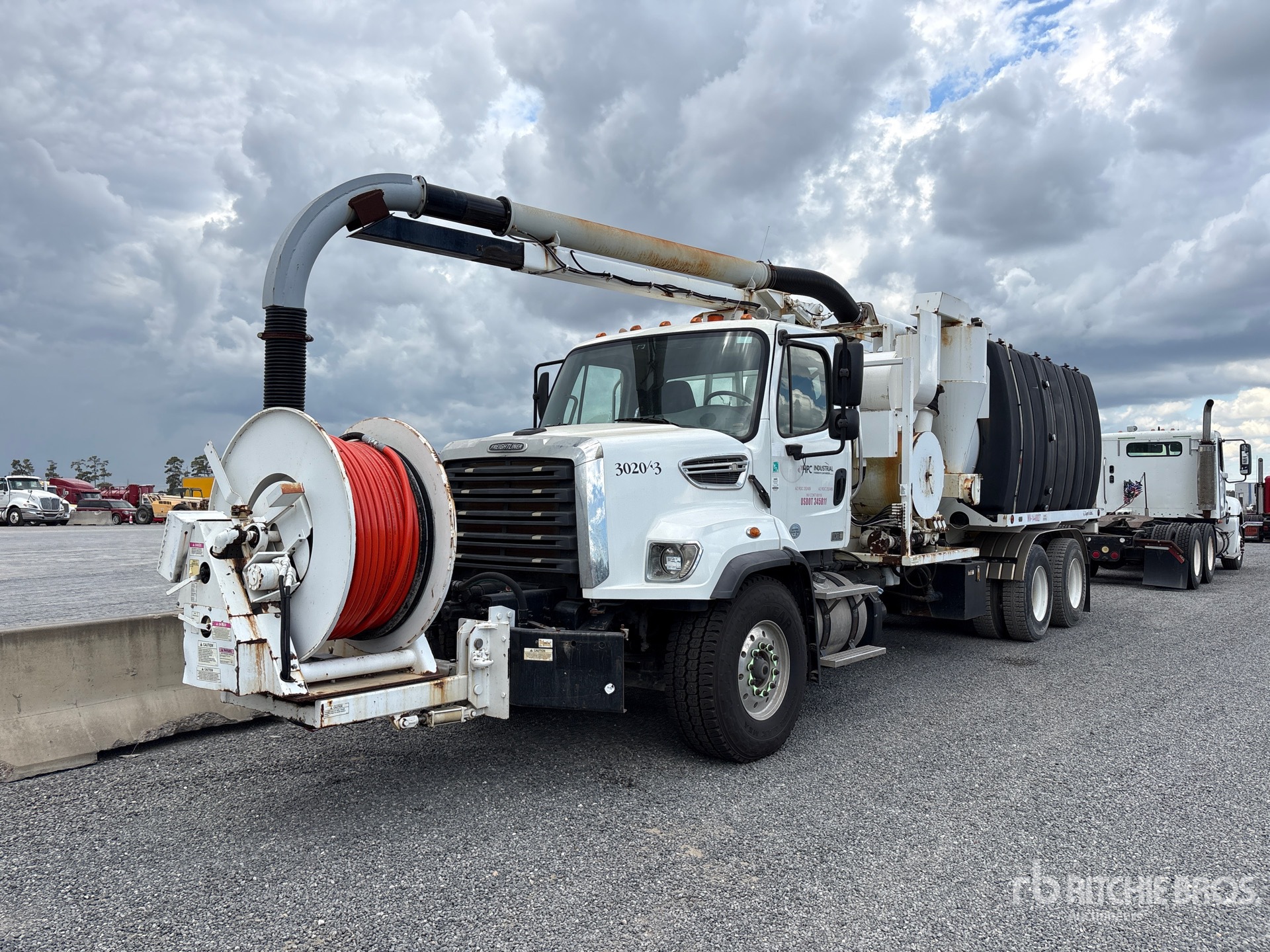 2015 Freightliner 108SD