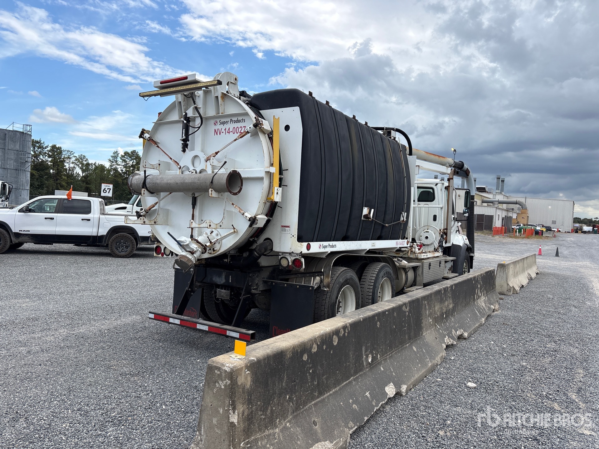 2015 Freightliner 108SD