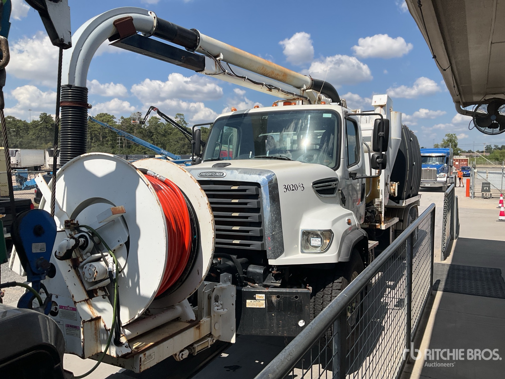 2015 Freightliner 108SD