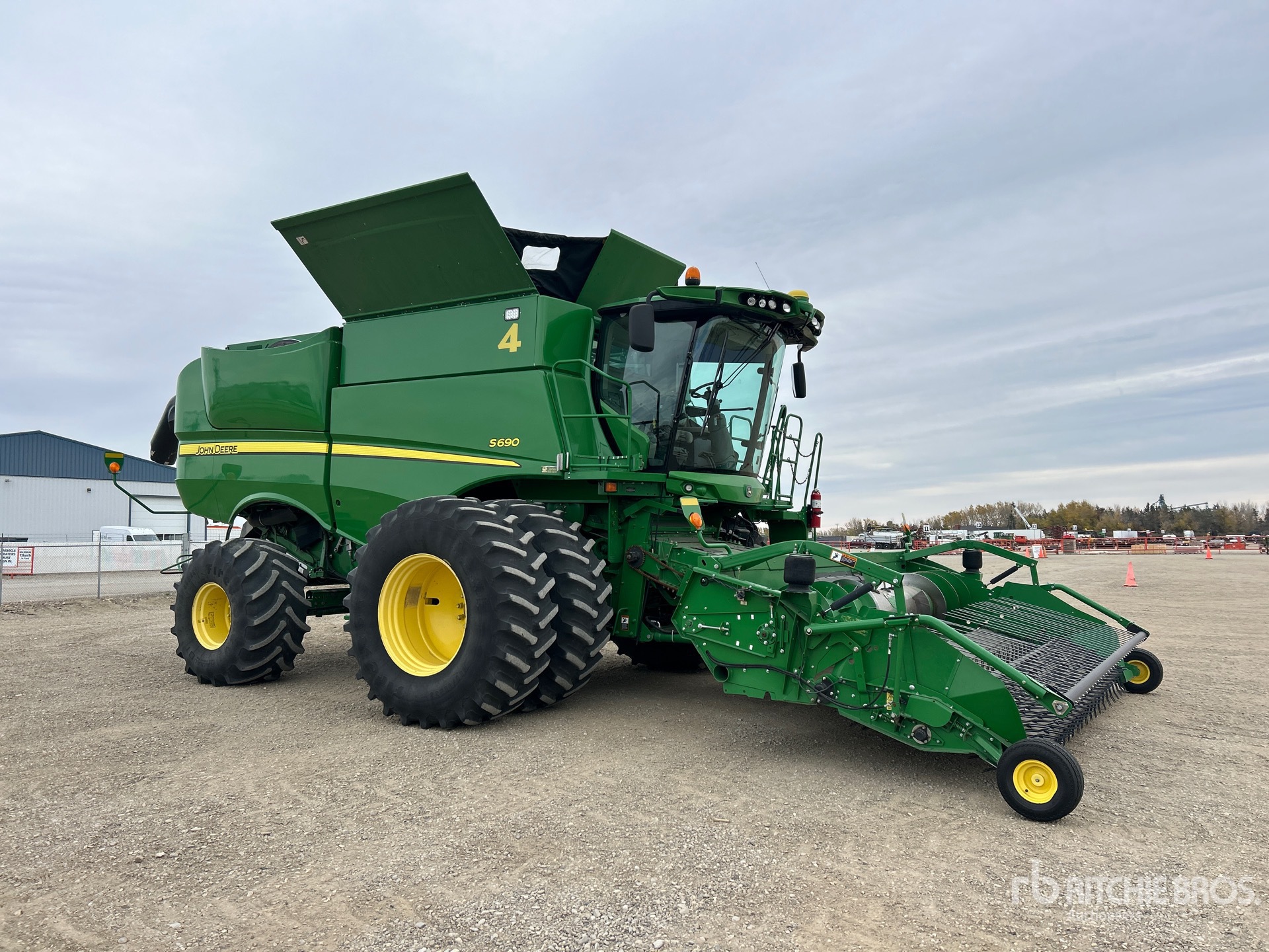 2012 John Deere S690