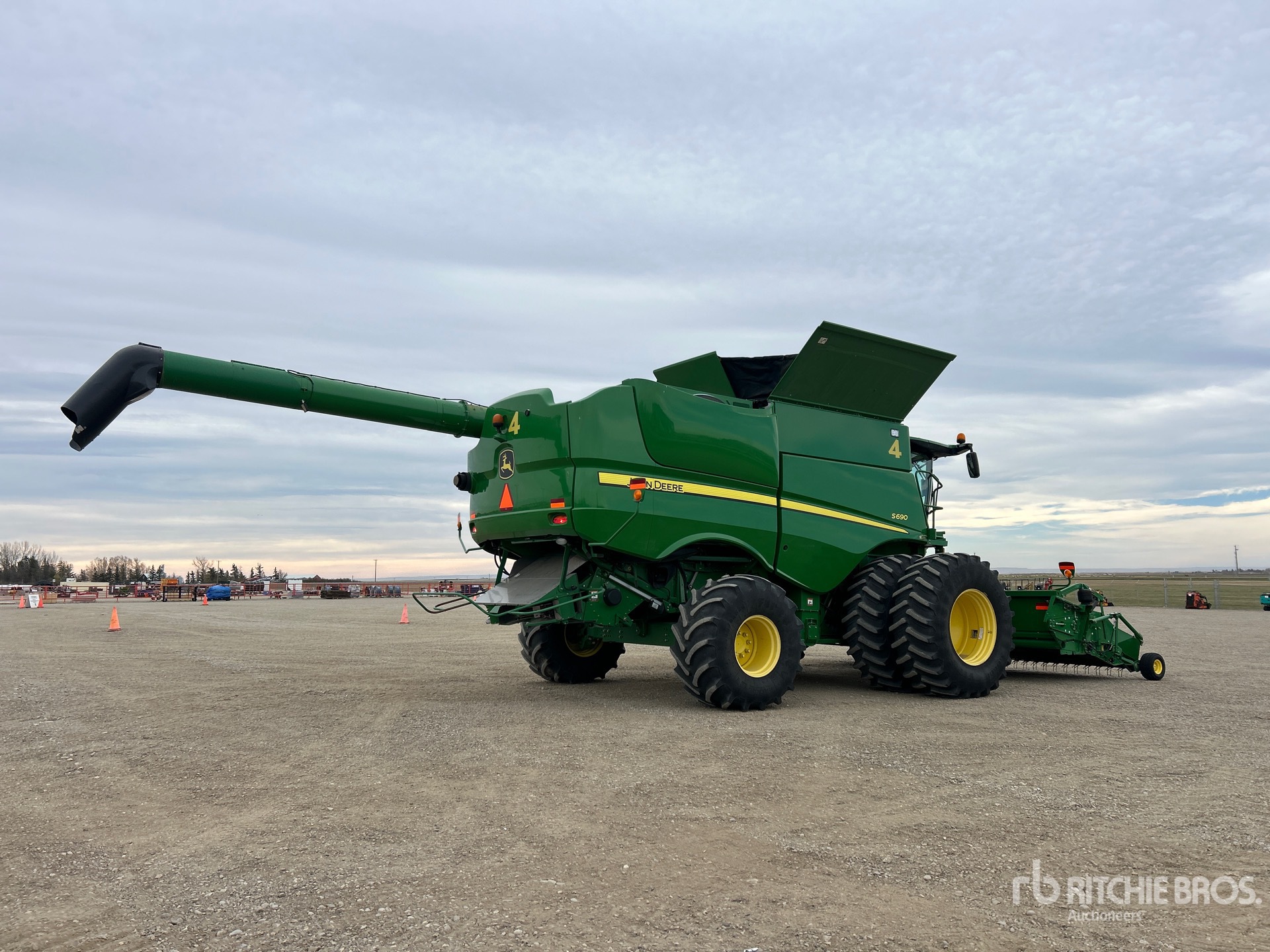 2012 John Deere S690
