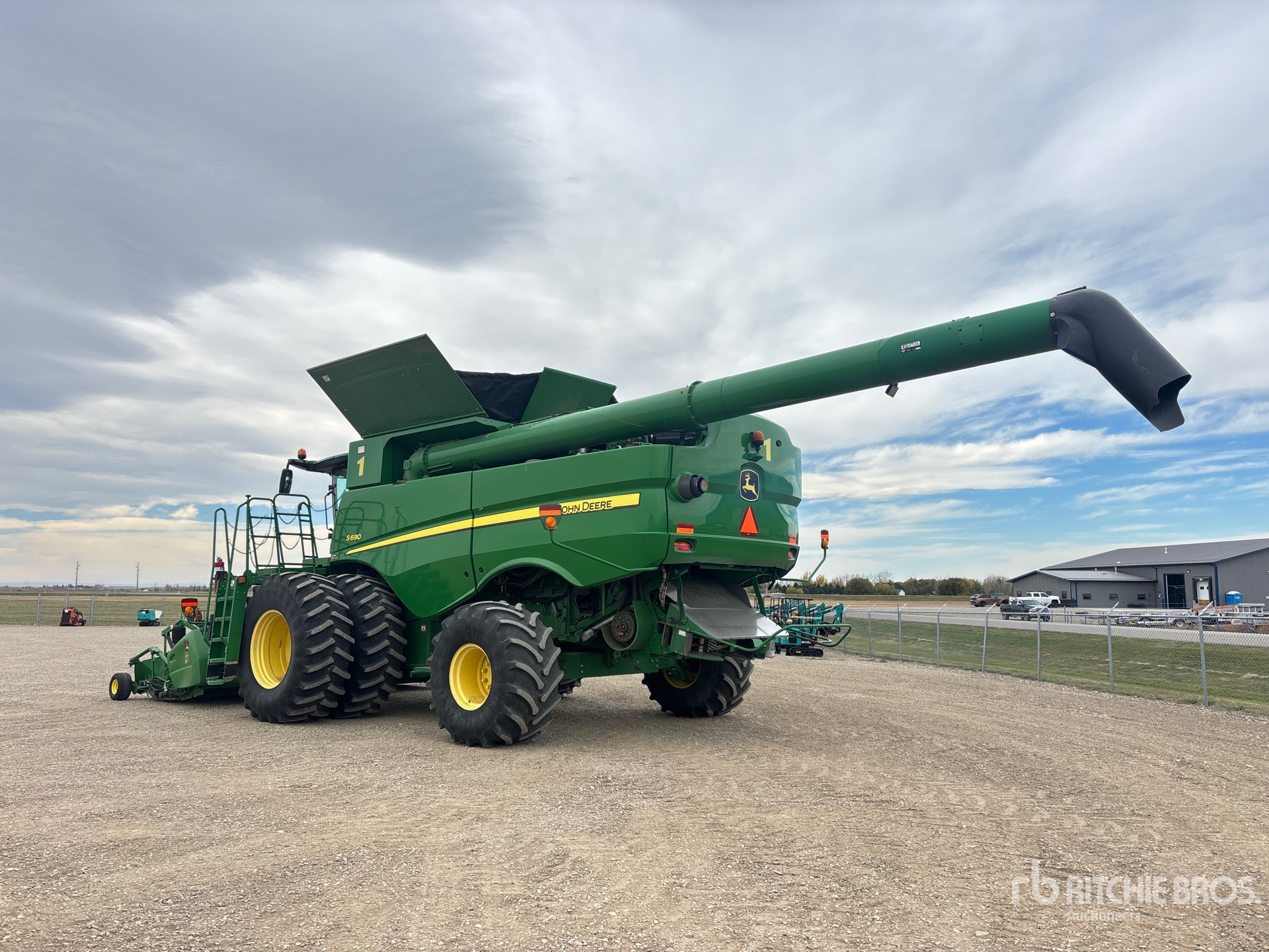 2012 John Deere S690