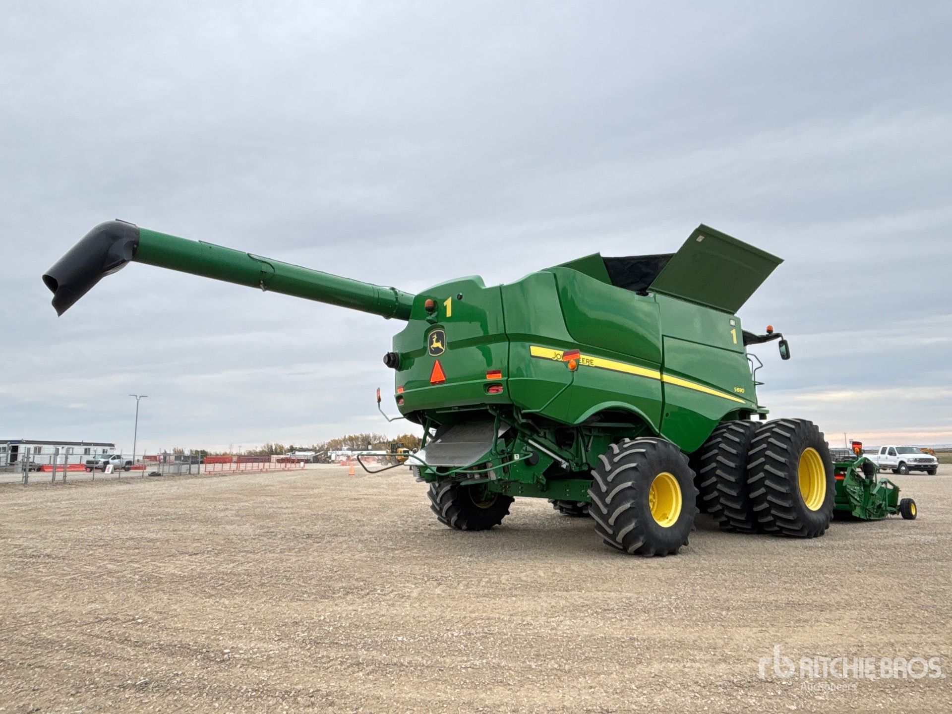 2012 John Deere S690