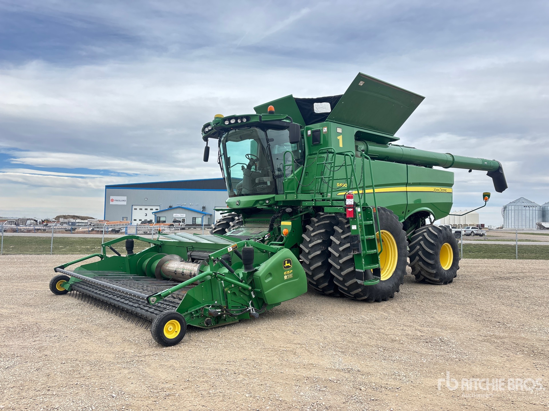 2012 John Deere S690