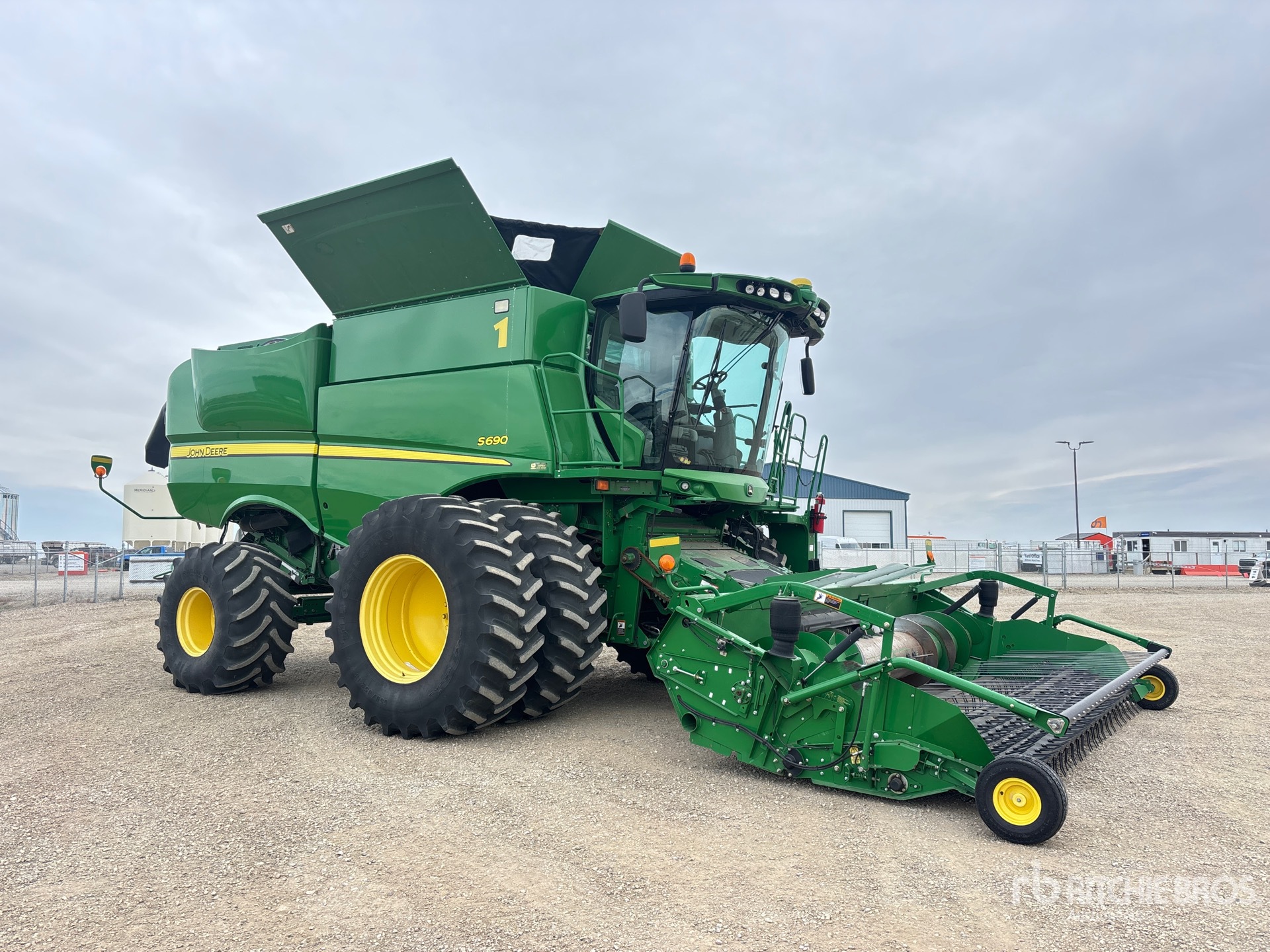 2012 John Deere S690