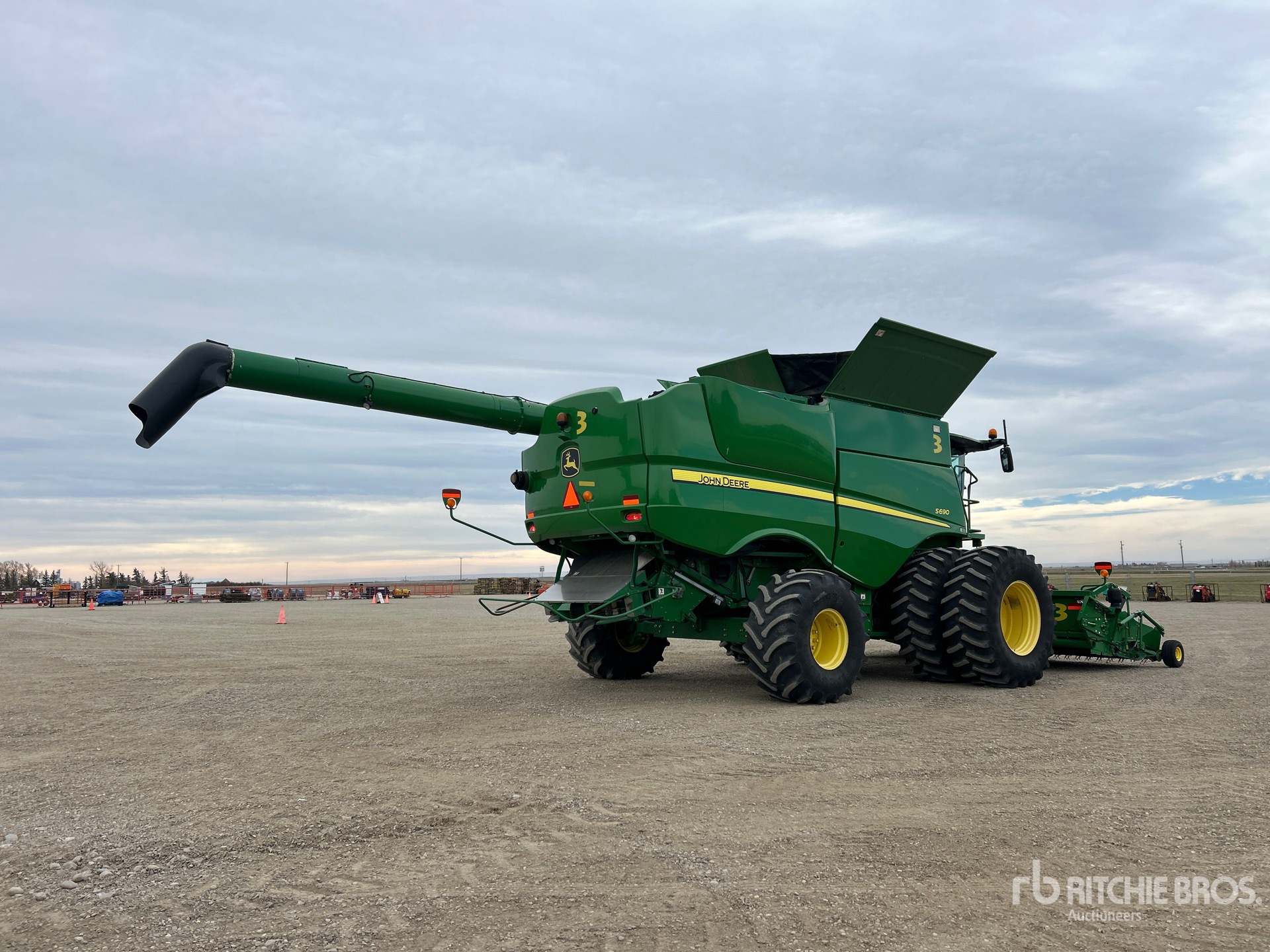 2012 John Deere S690