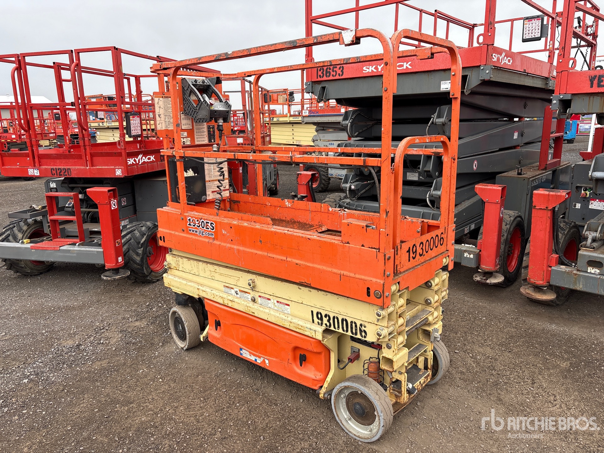 2015 JLG 1930ES