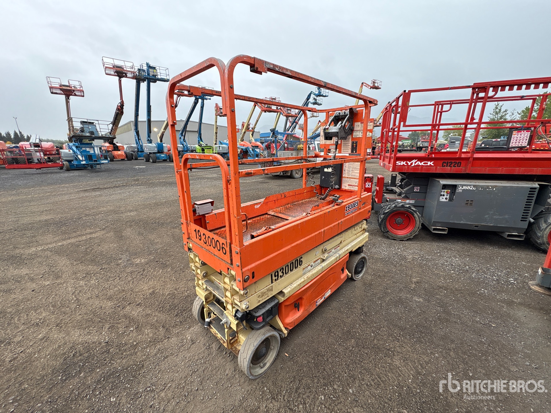 2015 JLG 1930ES