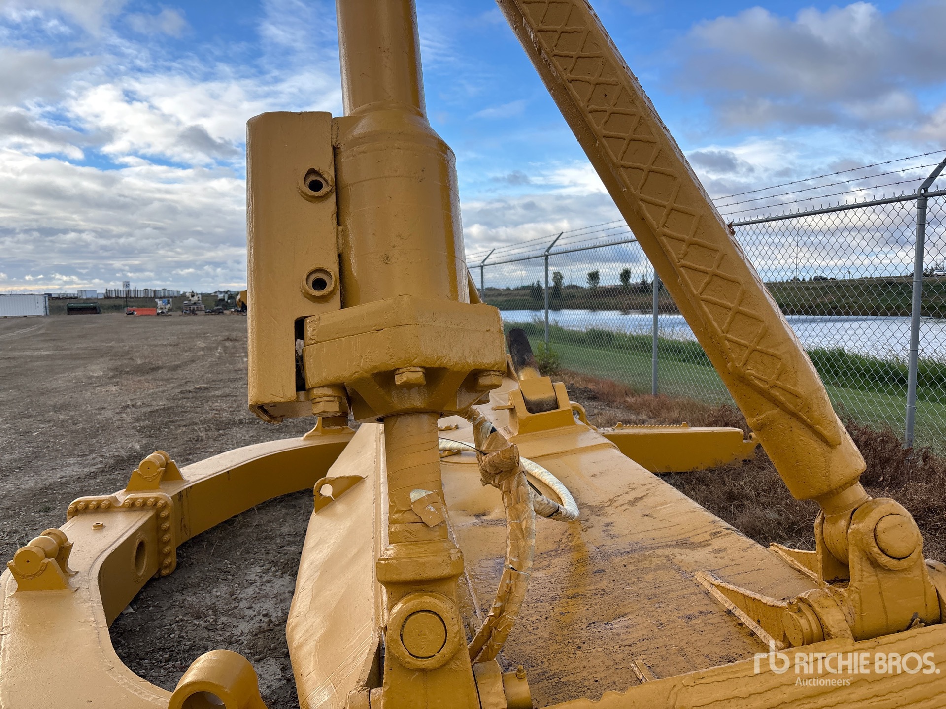 Caterpillar D8T