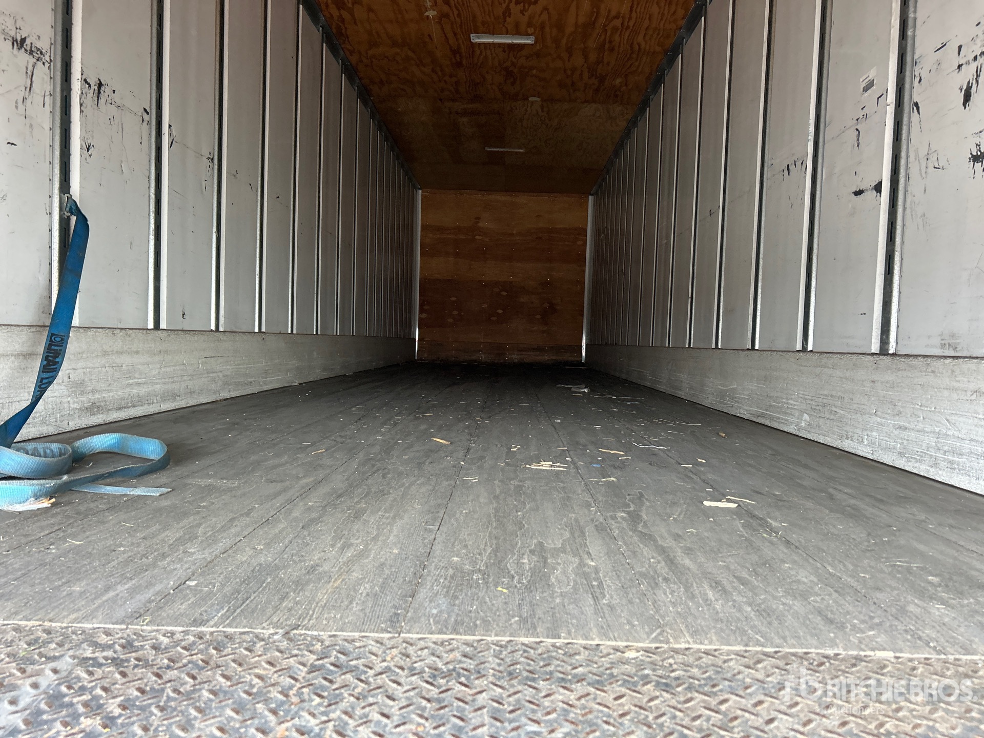 2014 Utility 36 ft x 102 in T/A