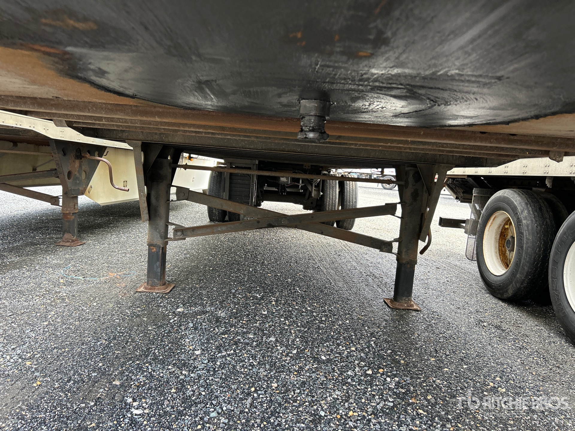 2015 Utility 36 ft x 102 in T/A
