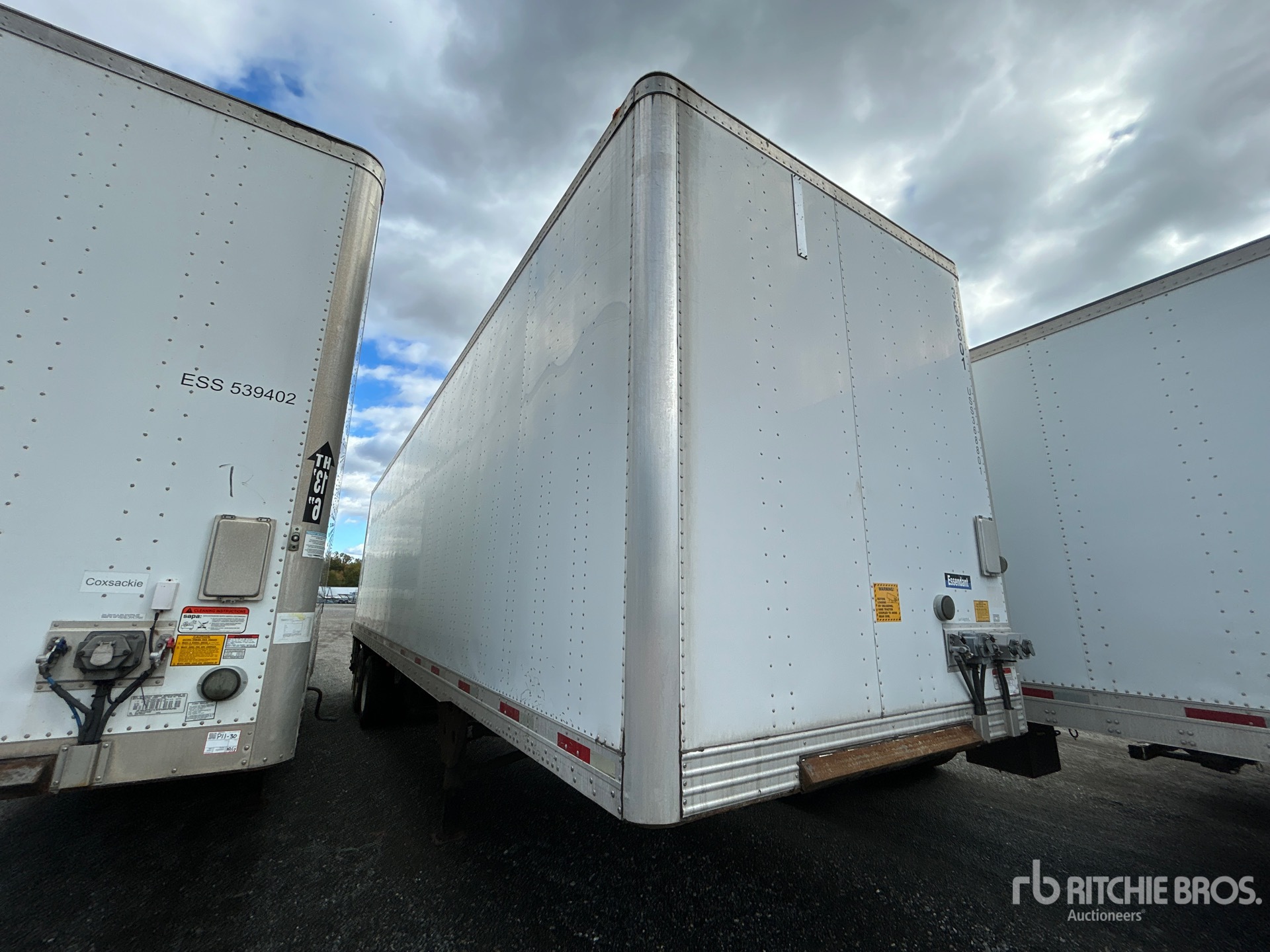 2015 Utility 36 ft x 102 in T/A