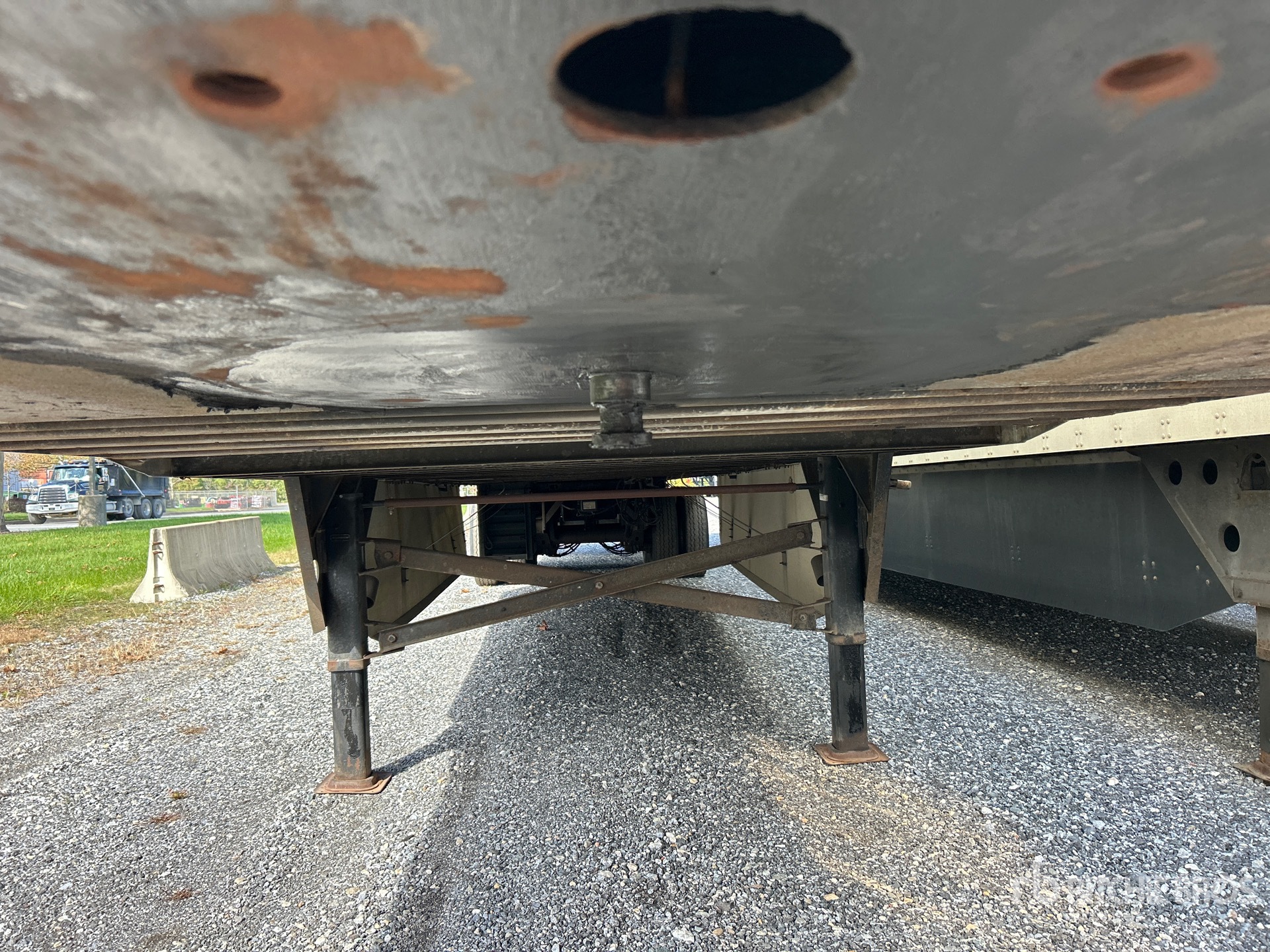 2018 Utility 48 ft x 102 in T/A