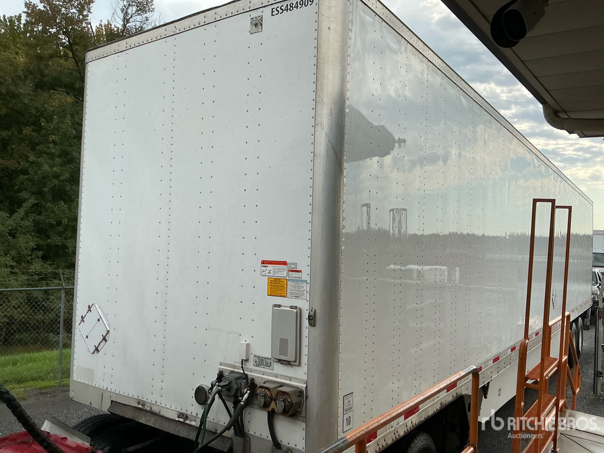 2018 Utility 48 ft x 102 in T/A