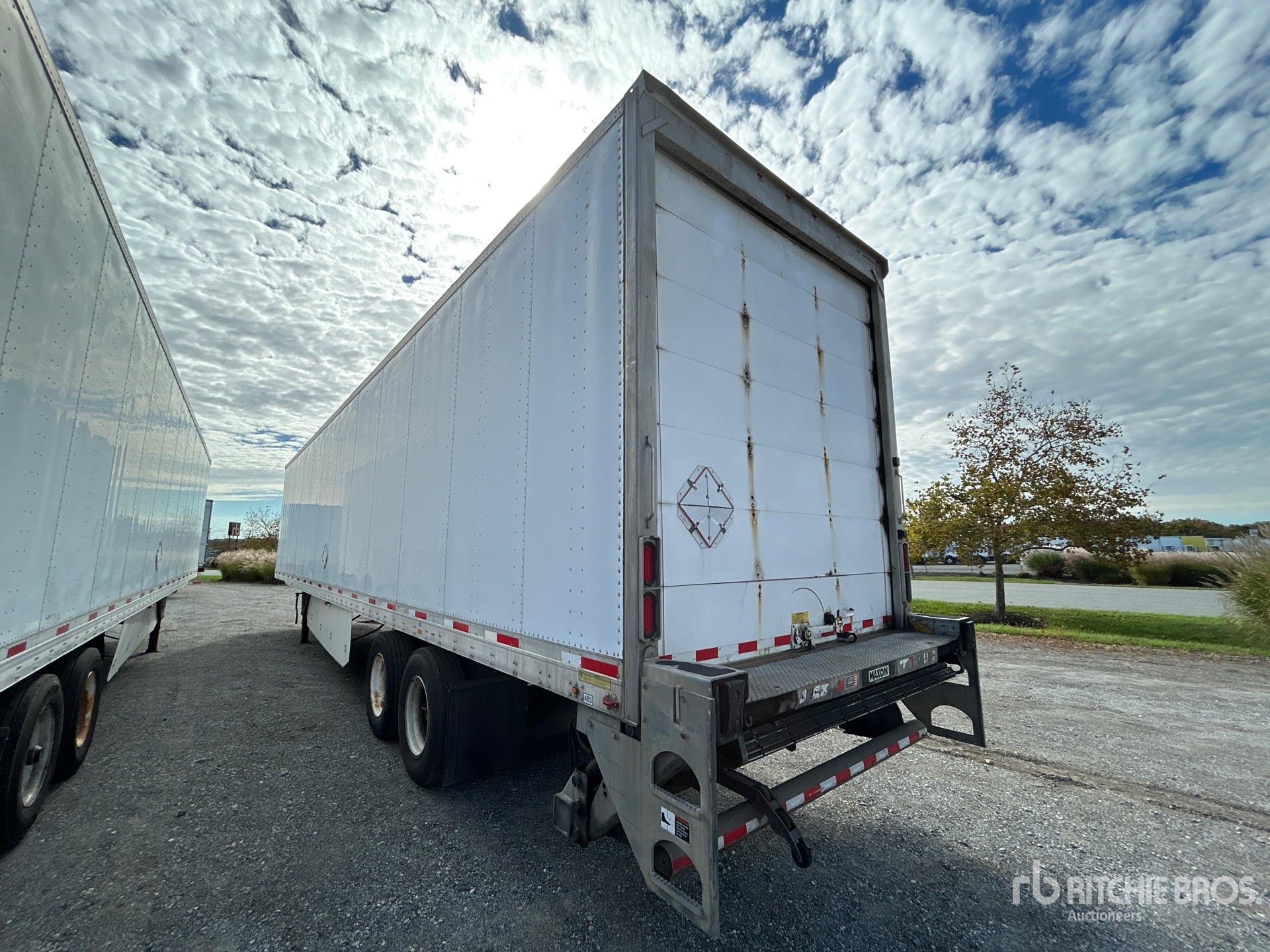2019 Utility 48 ft x 102 in T/A