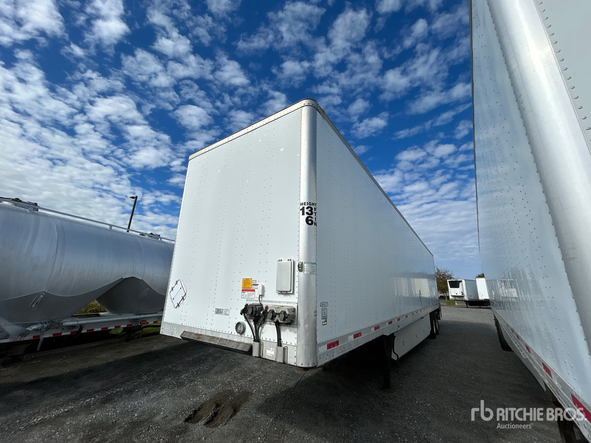 2019 Utility 48 ft x 102 in T/A