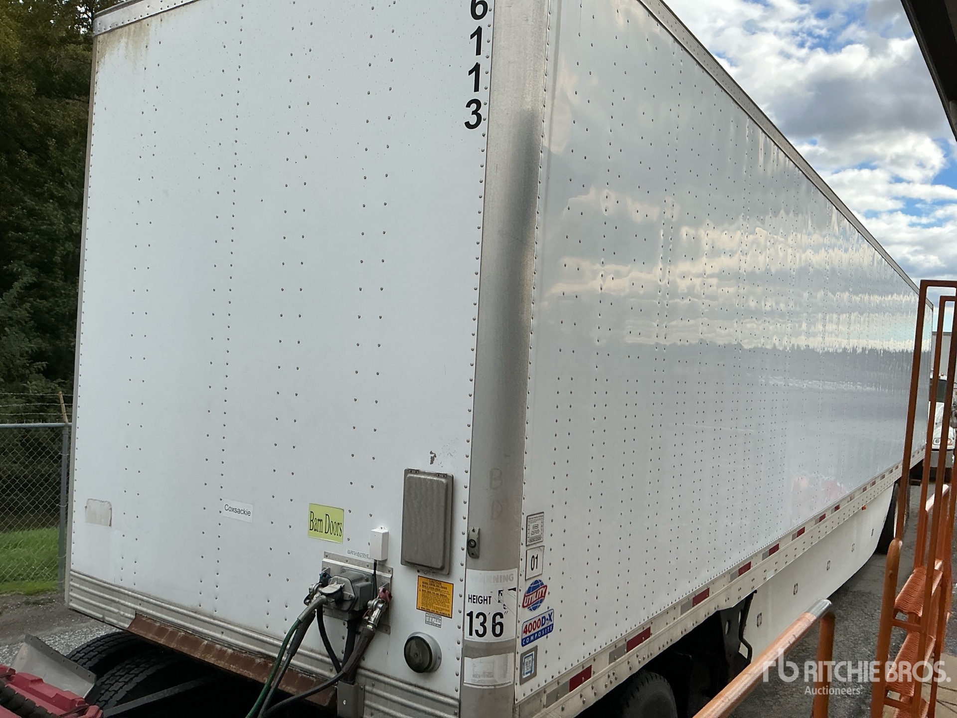 2013 Utility 53 ft x 102 in T/A