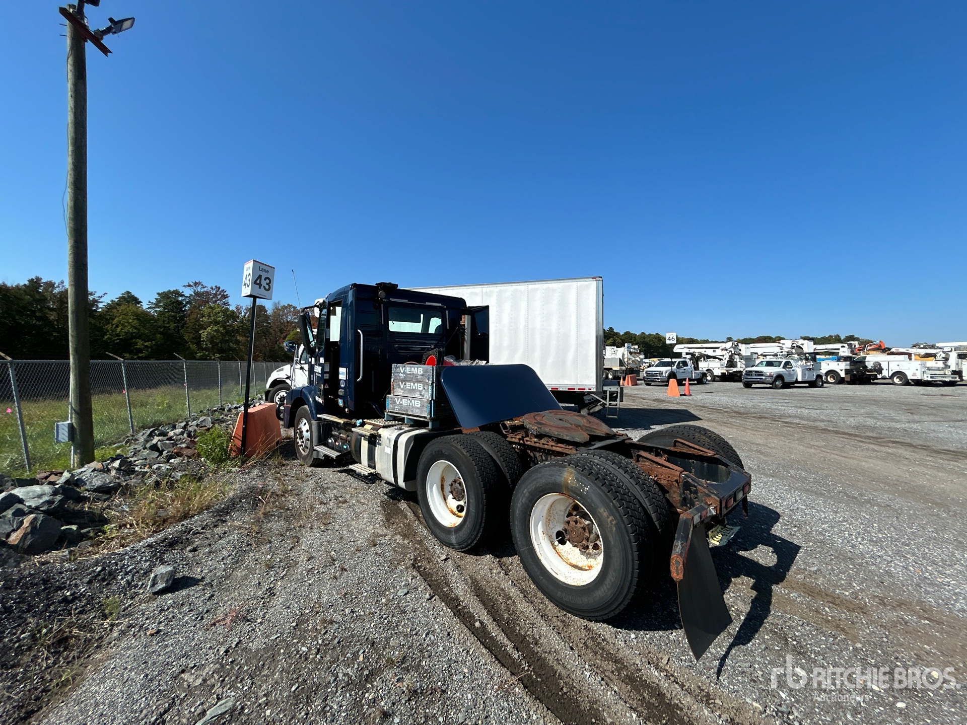 2014 Volvo VNM200