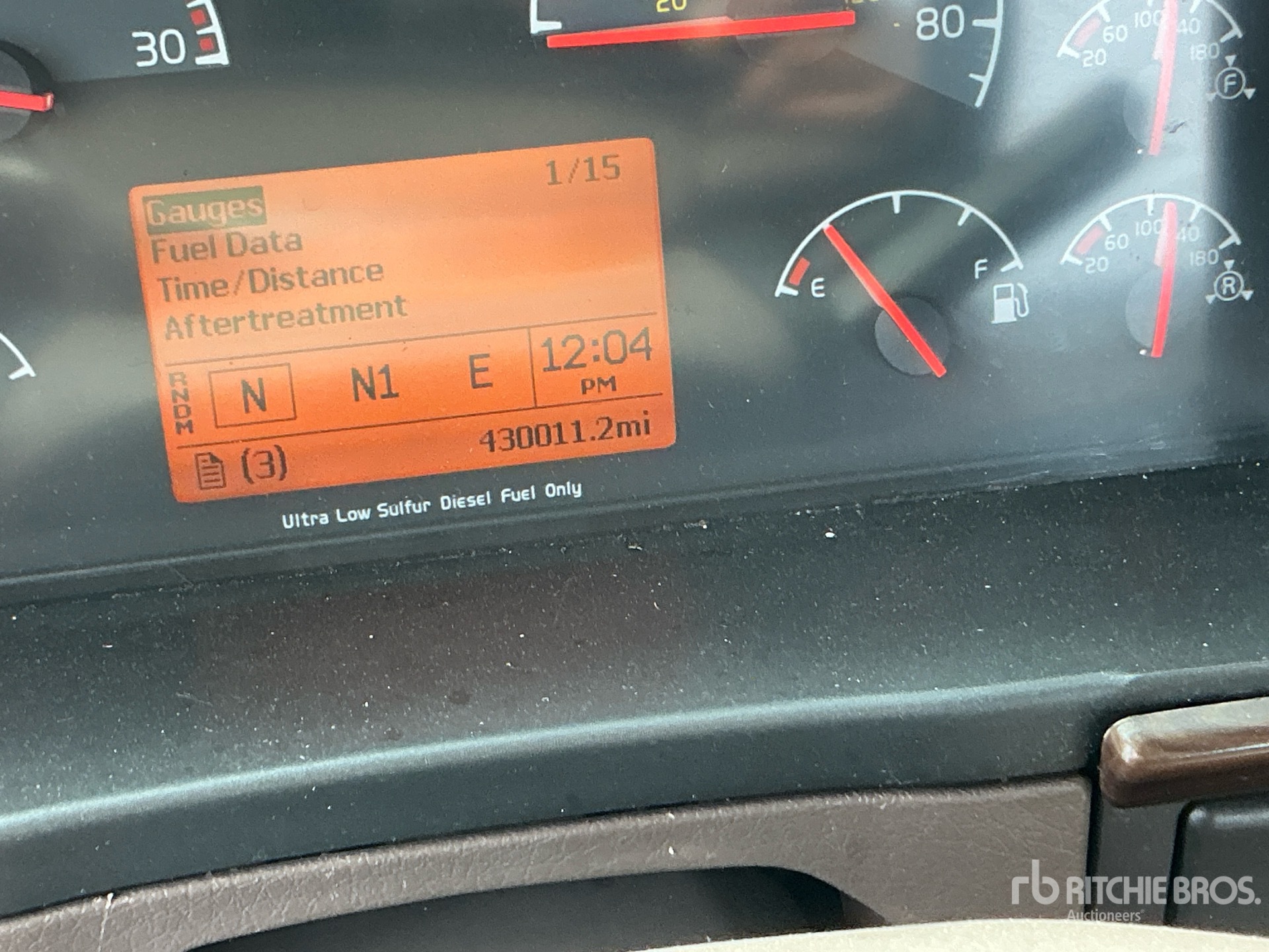 2014 Volvo VNM200