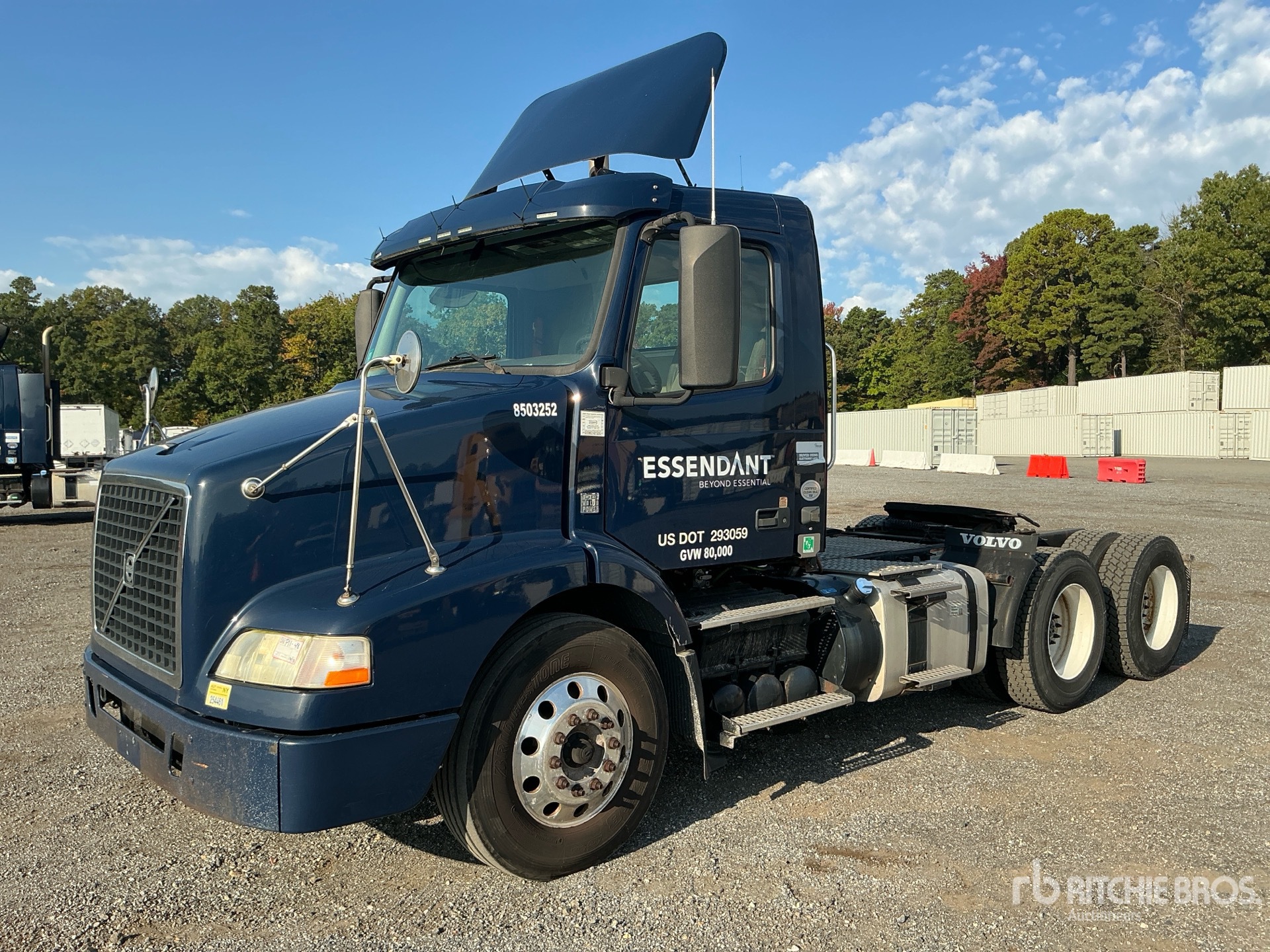 Photo of 2014 Volvo VNM200
