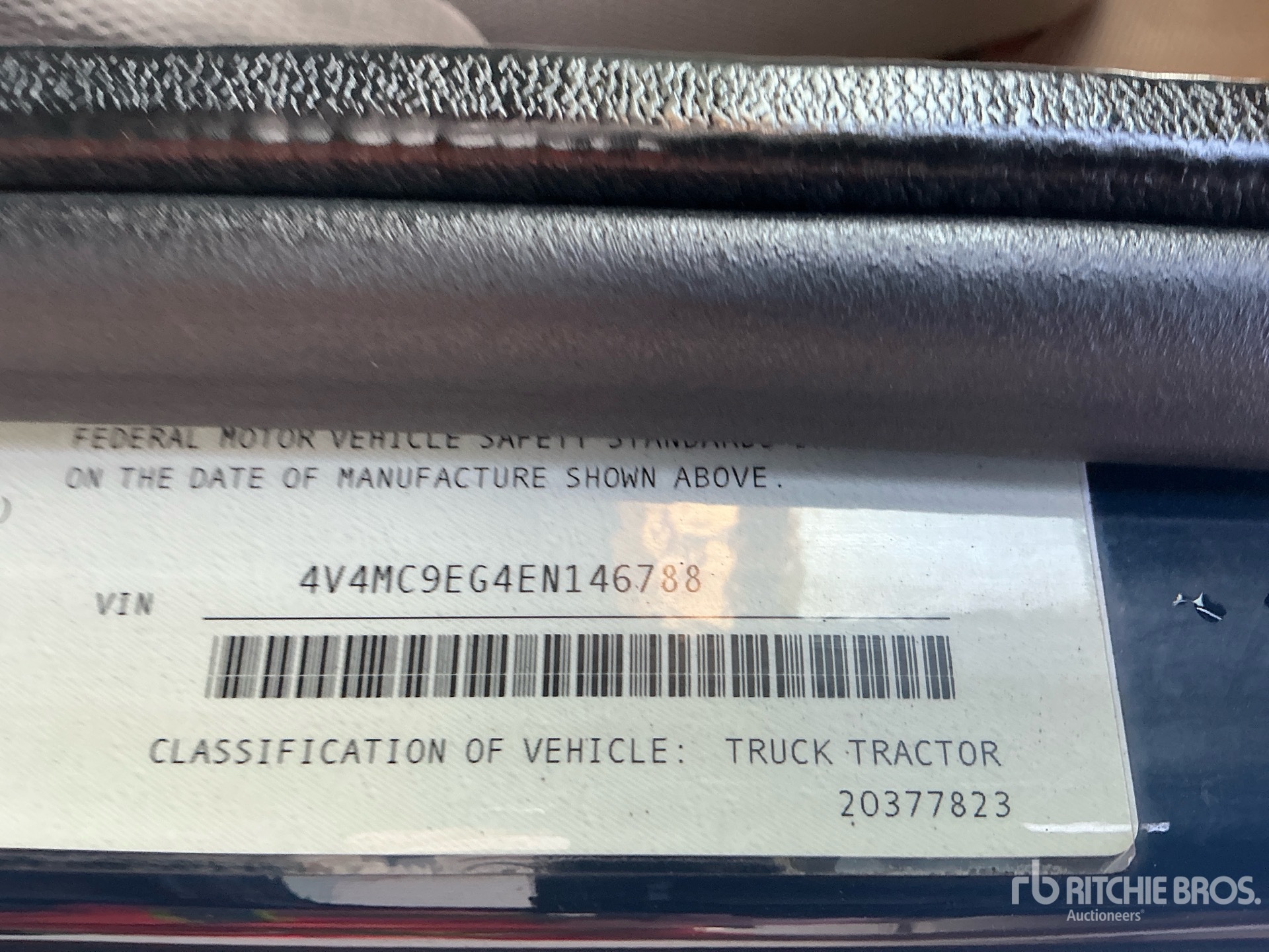 2014 Volvo VNM200