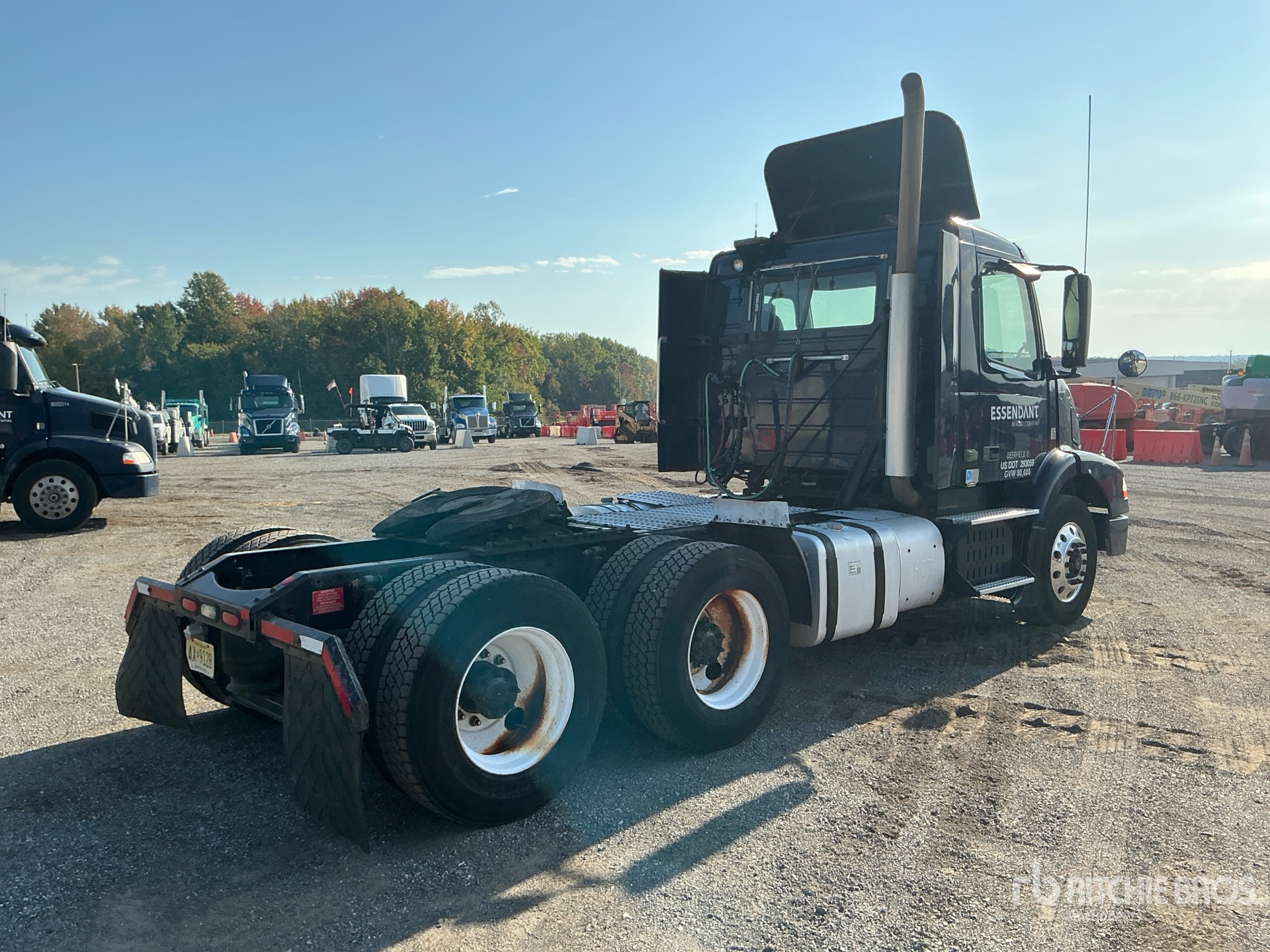 2014 Volvo VNM200
