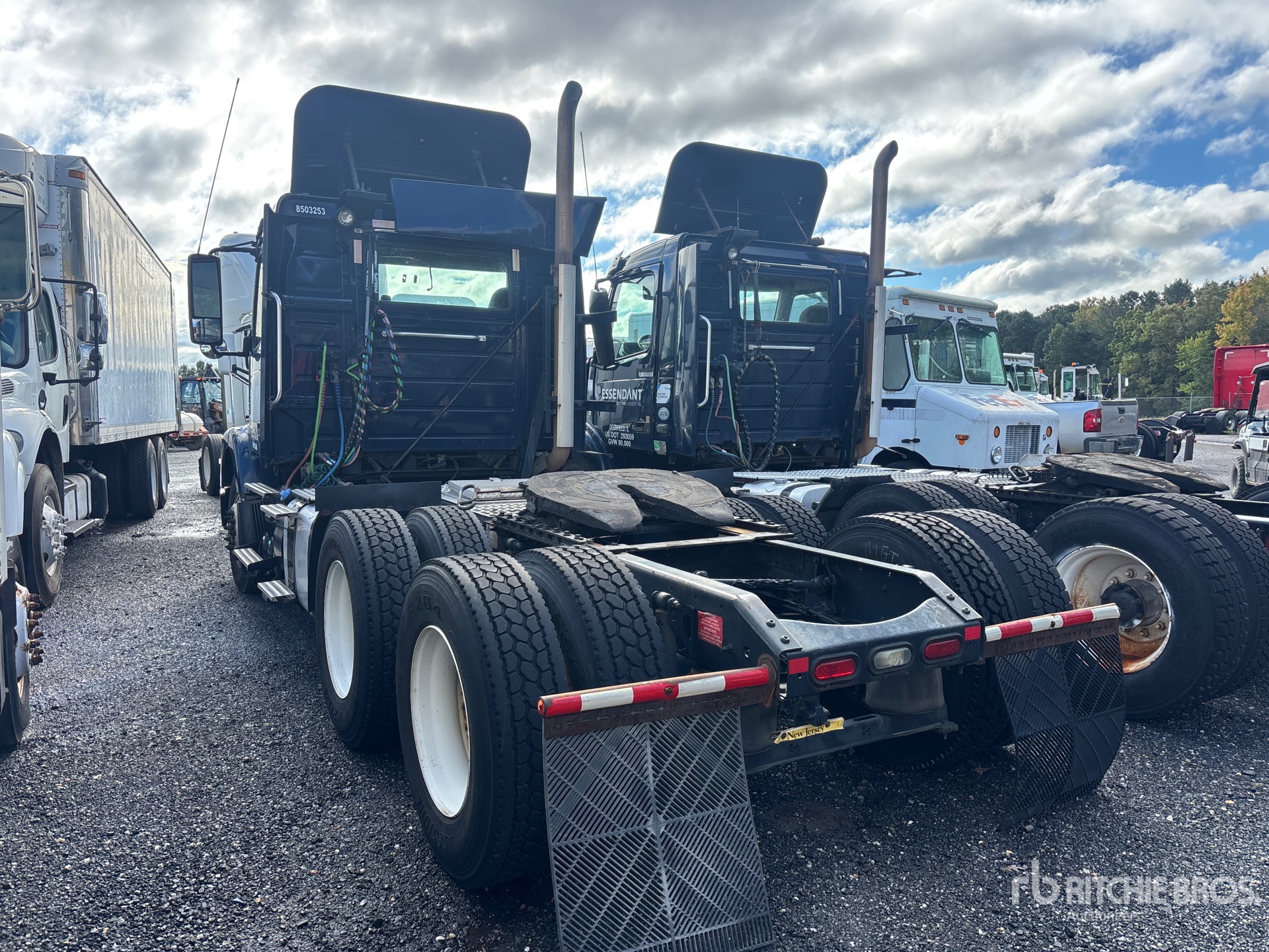 2014 Volvo VNM200