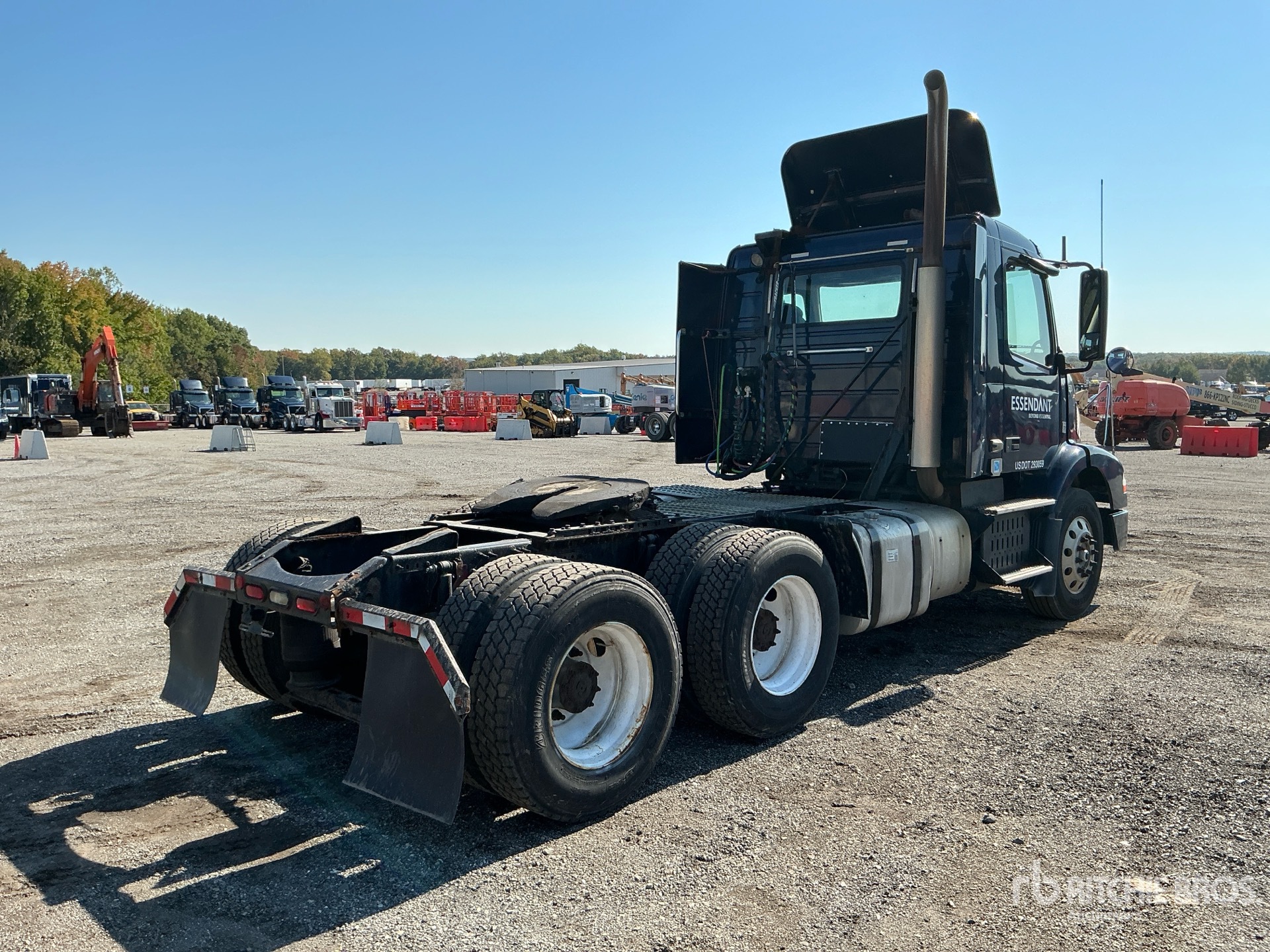 2014 Volvo VNM200
