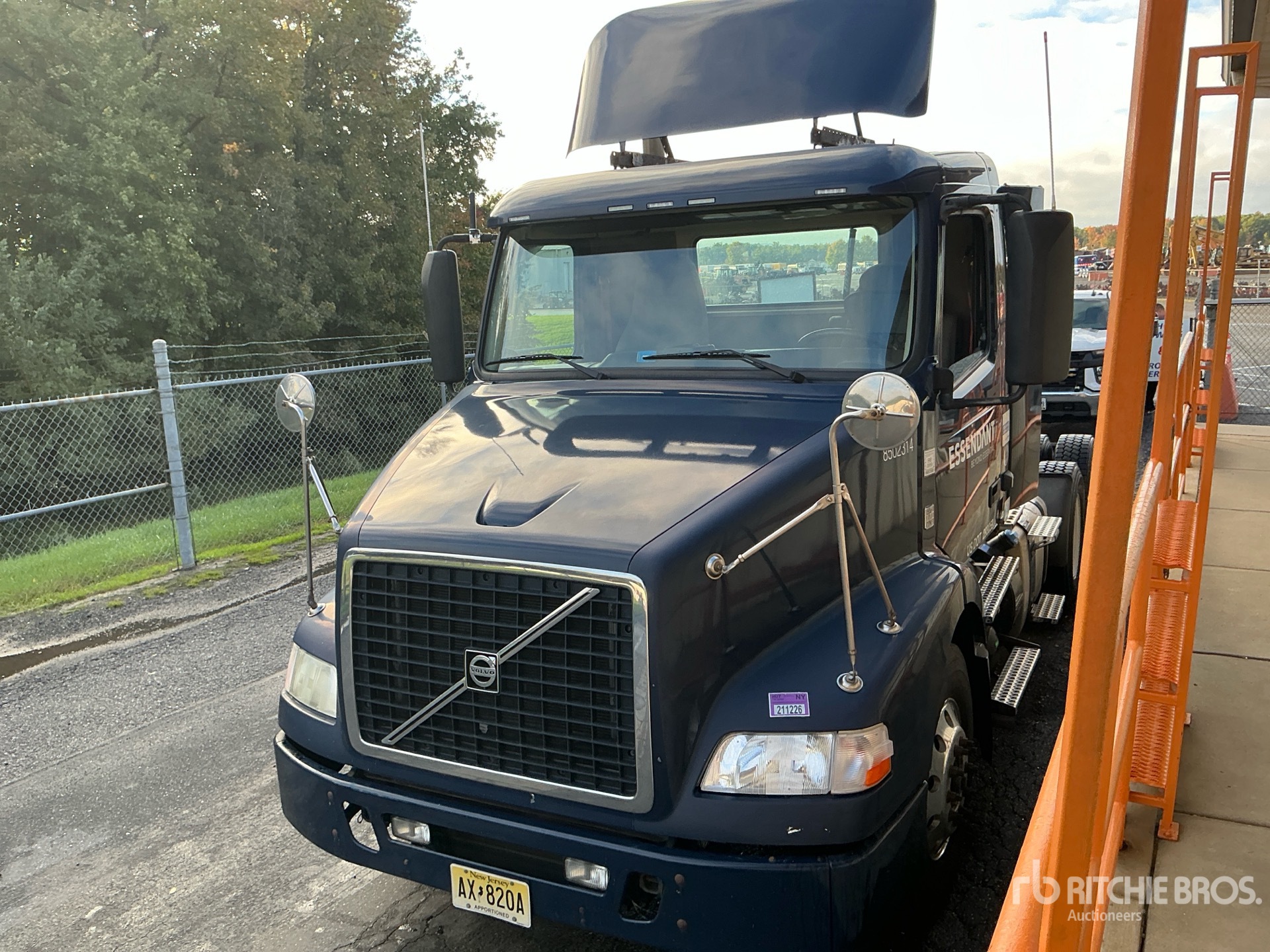 2014 Volvo VNM200