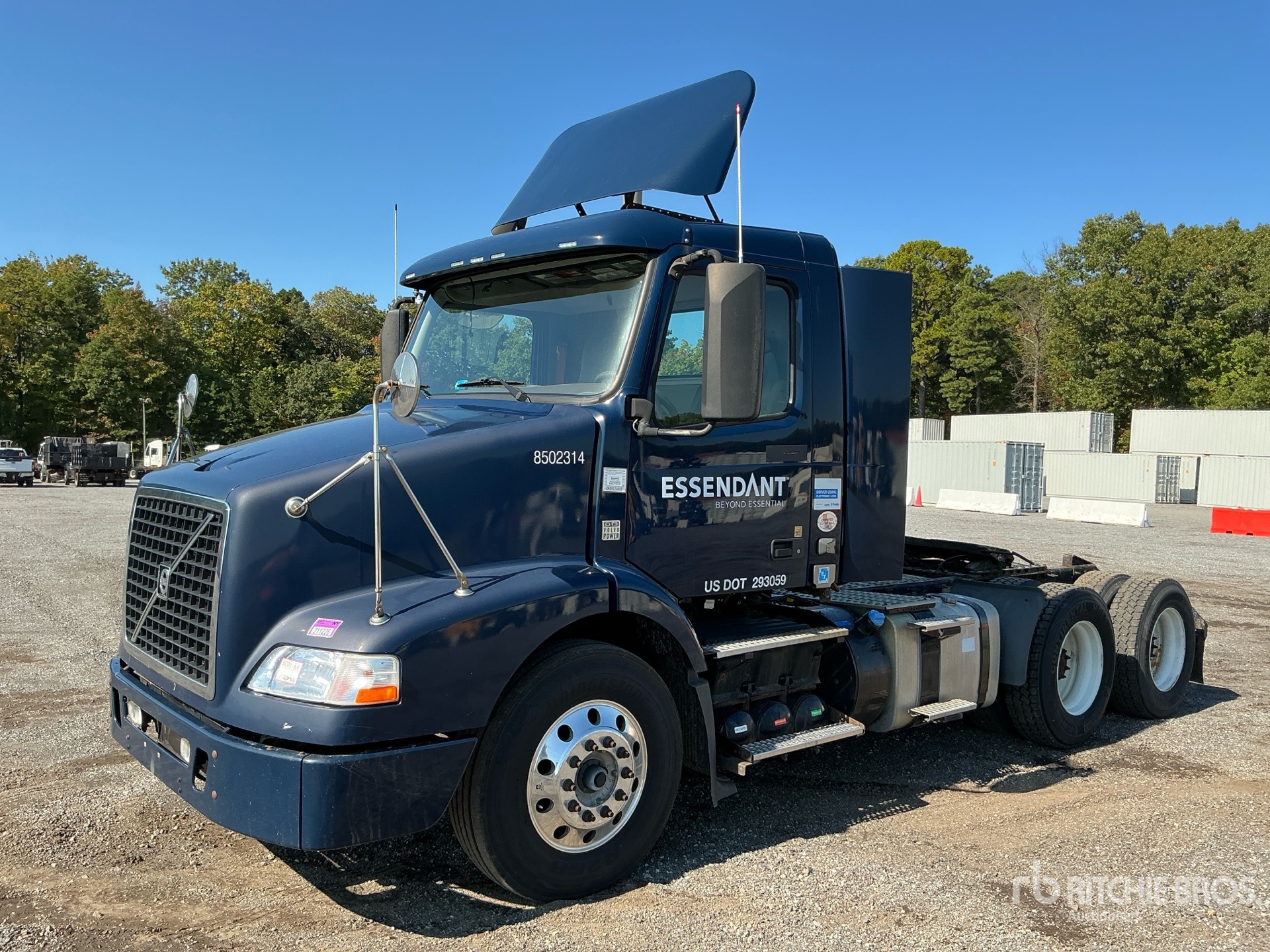 Photo of 2014 Volvo VNM200