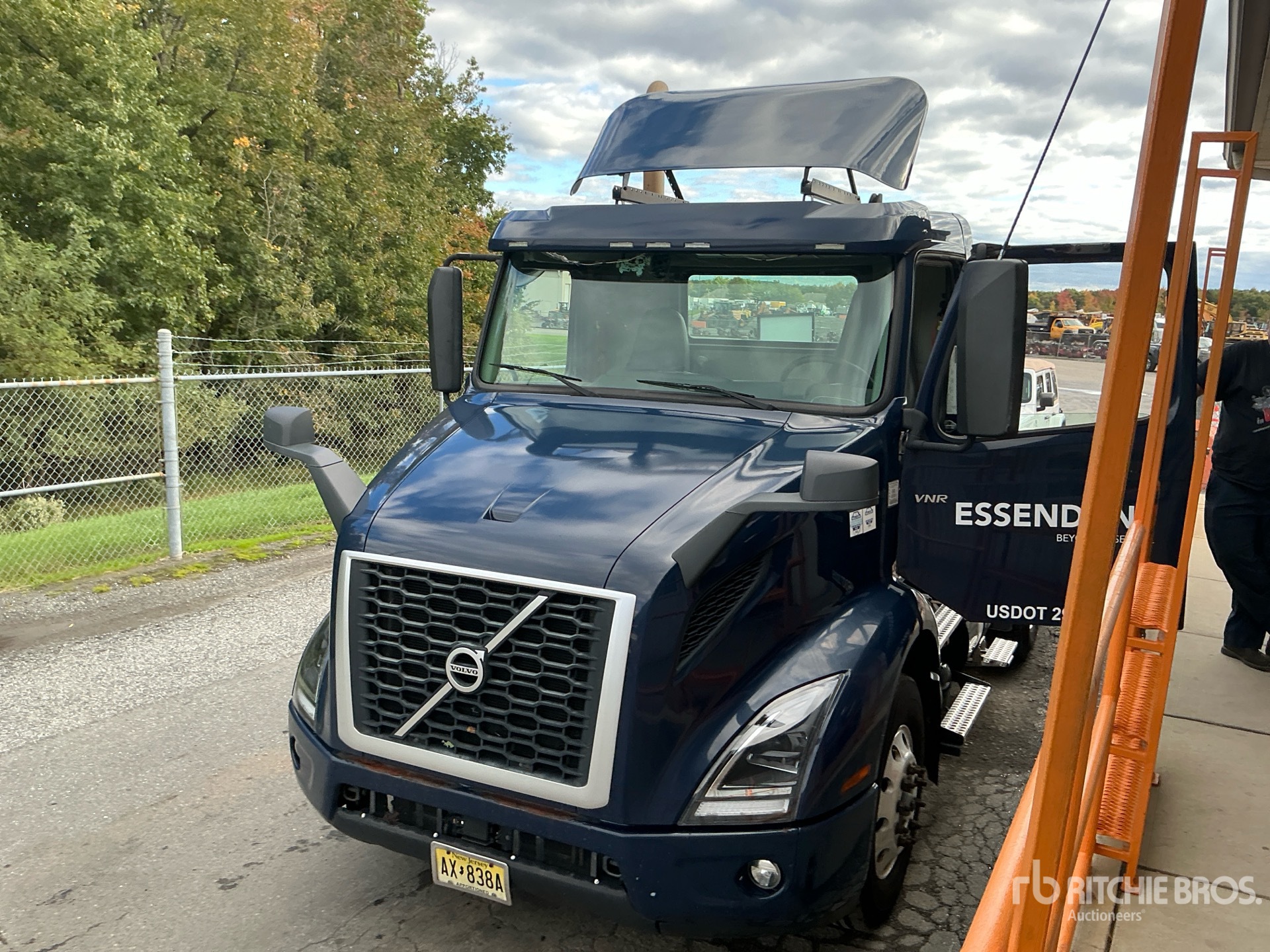 2019 Volvo VNM200