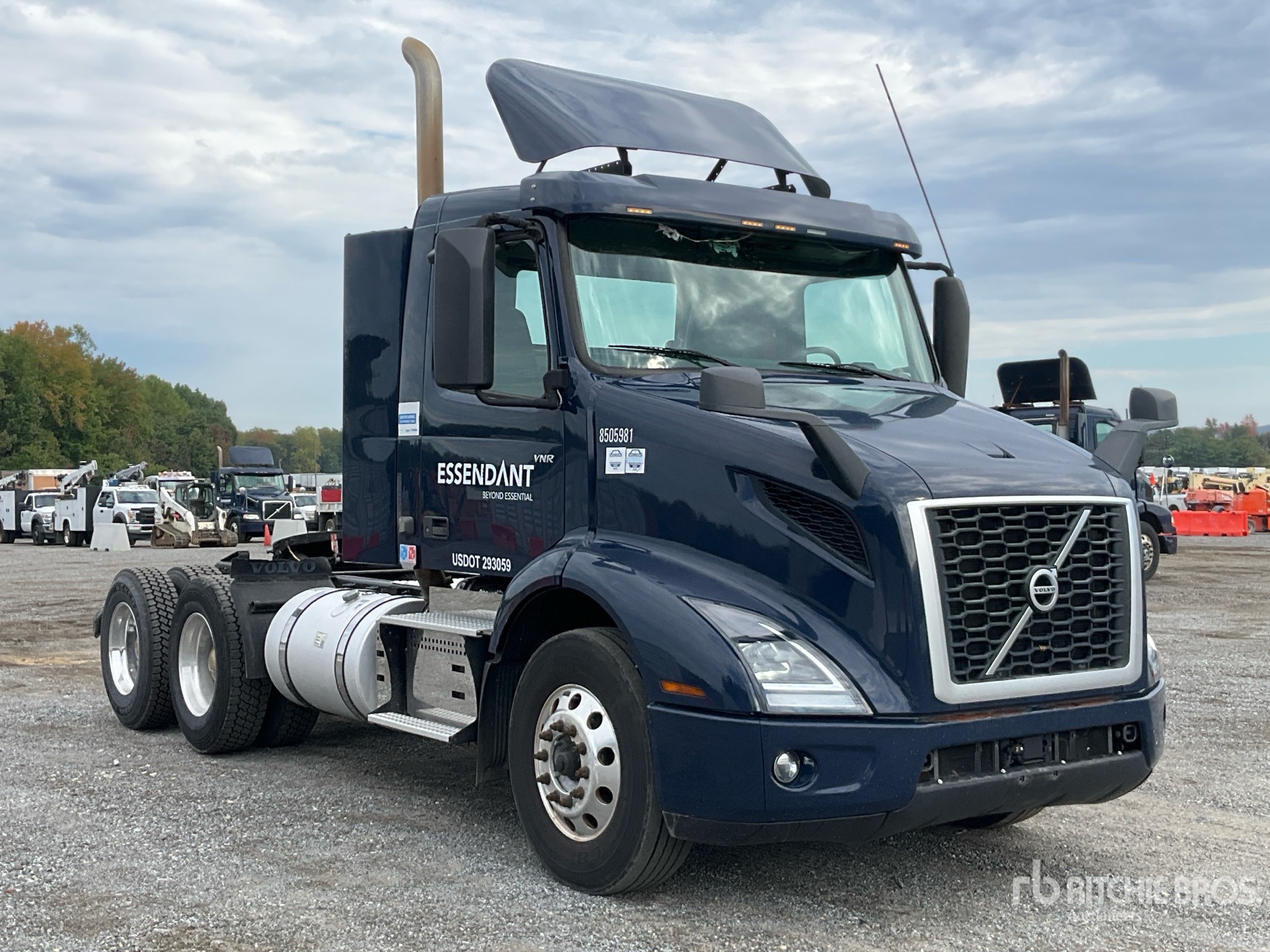 2019 Volvo VNM200