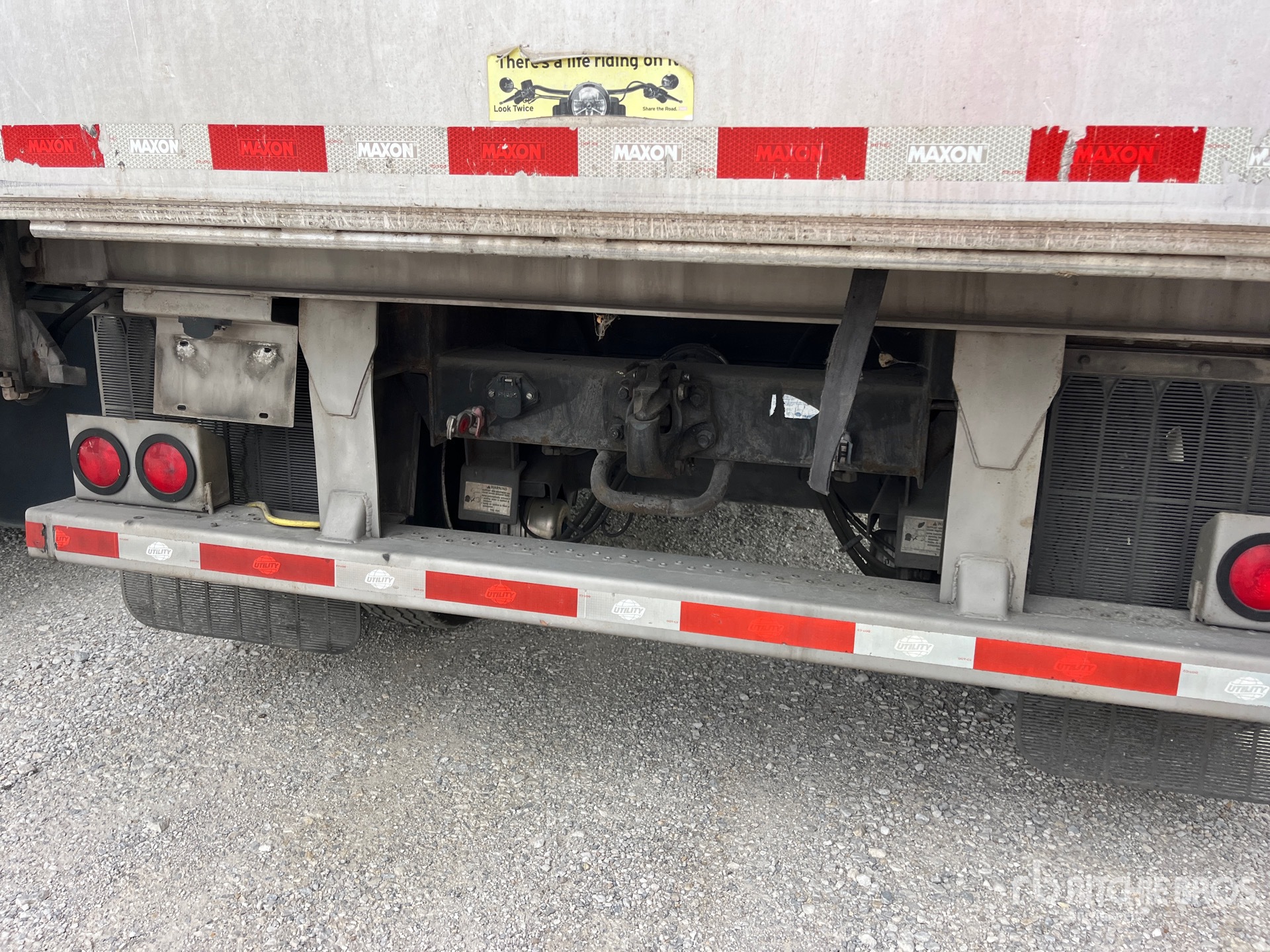 2015 Utility 28 FT S/A