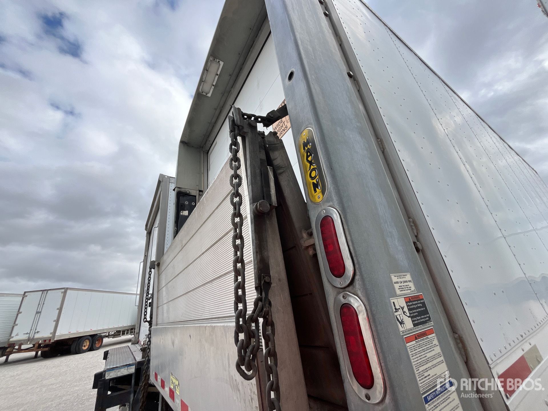 2015 Utility 28 FT S/A