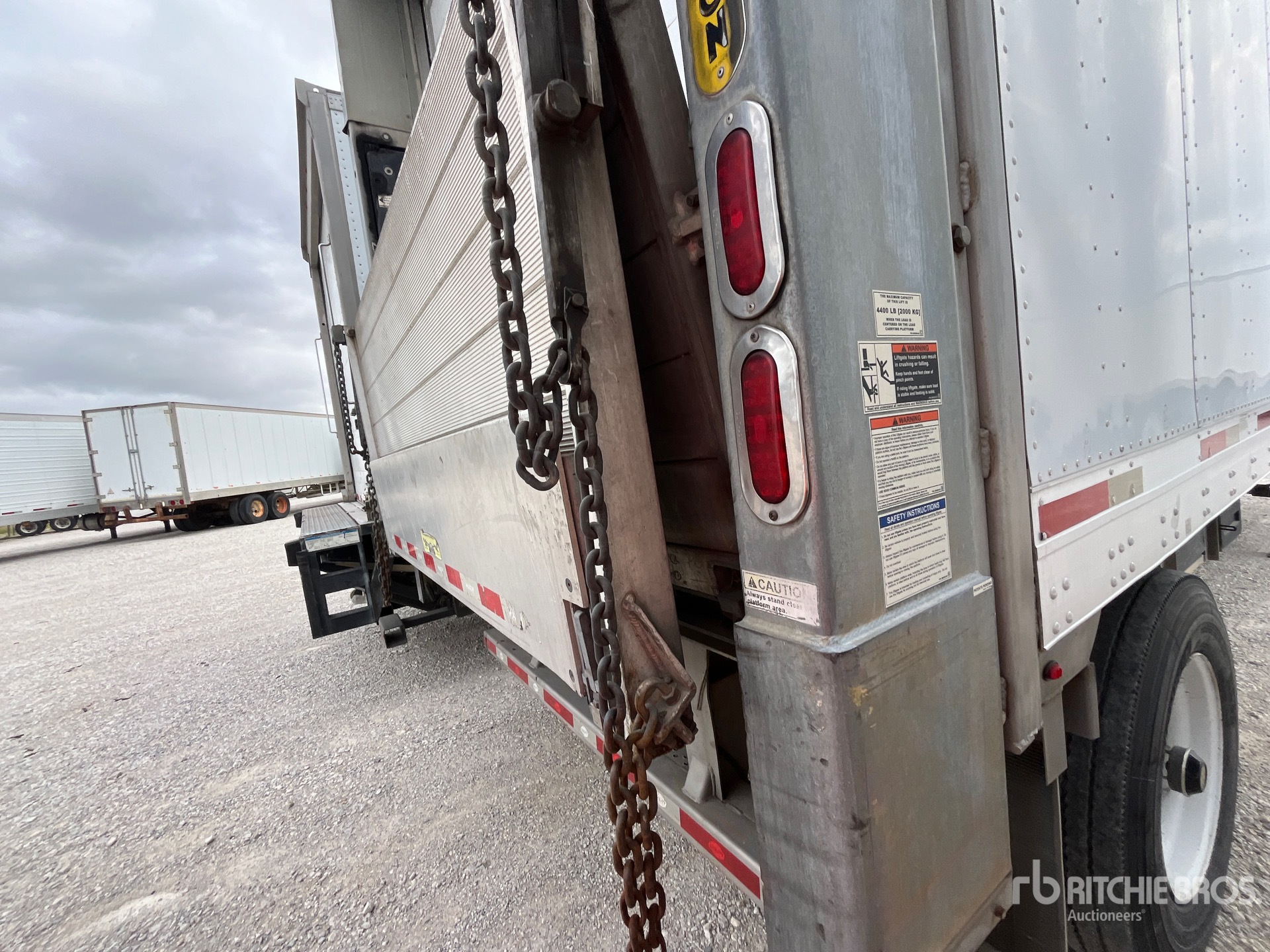2015 Utility 28 FT S/A