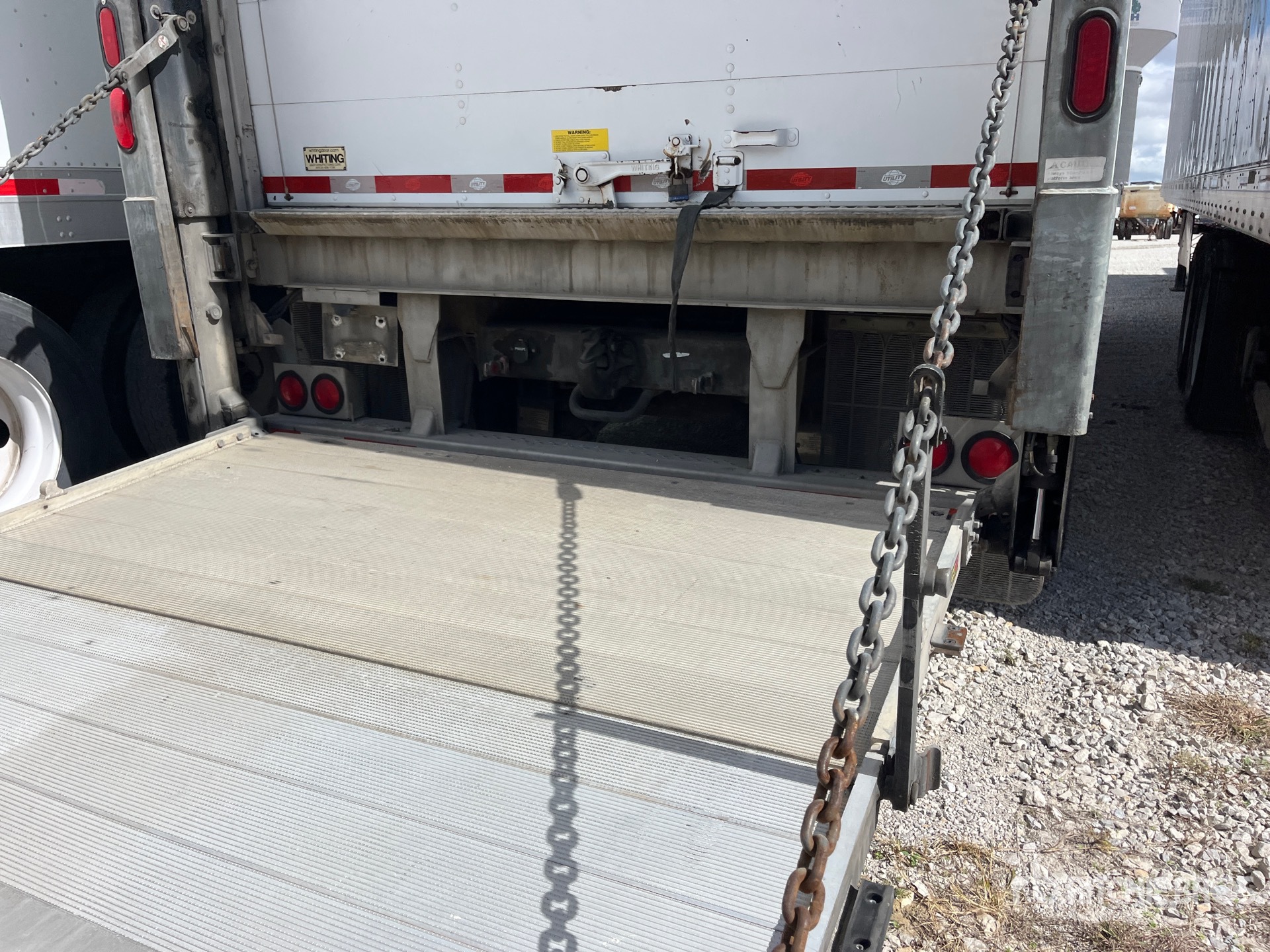 2015 Utility 28 FT S/A