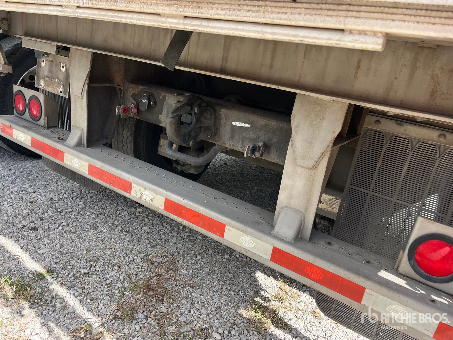 2015 Utility 28 FT S/A