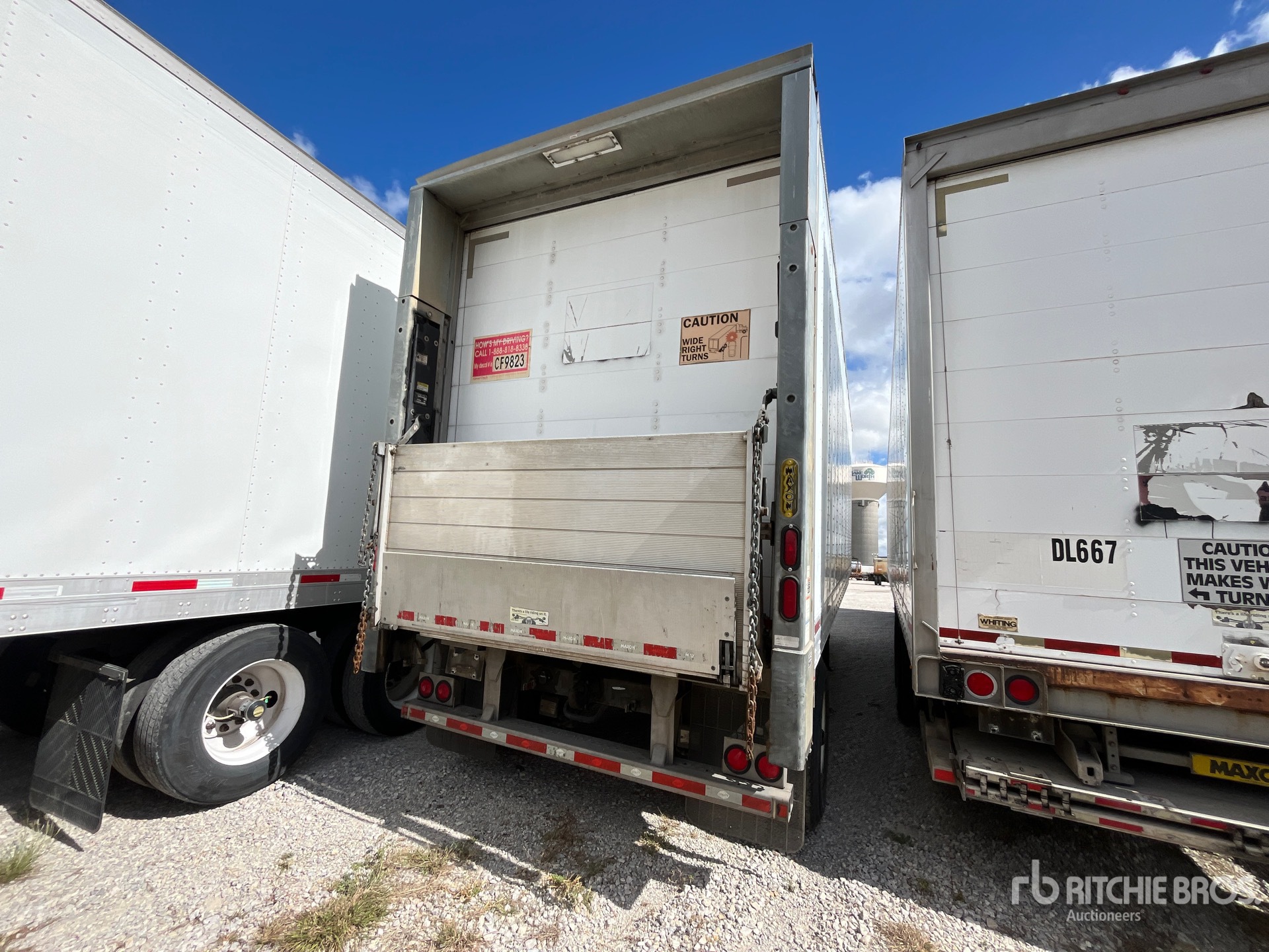 2015 Utility 28 FT S/A