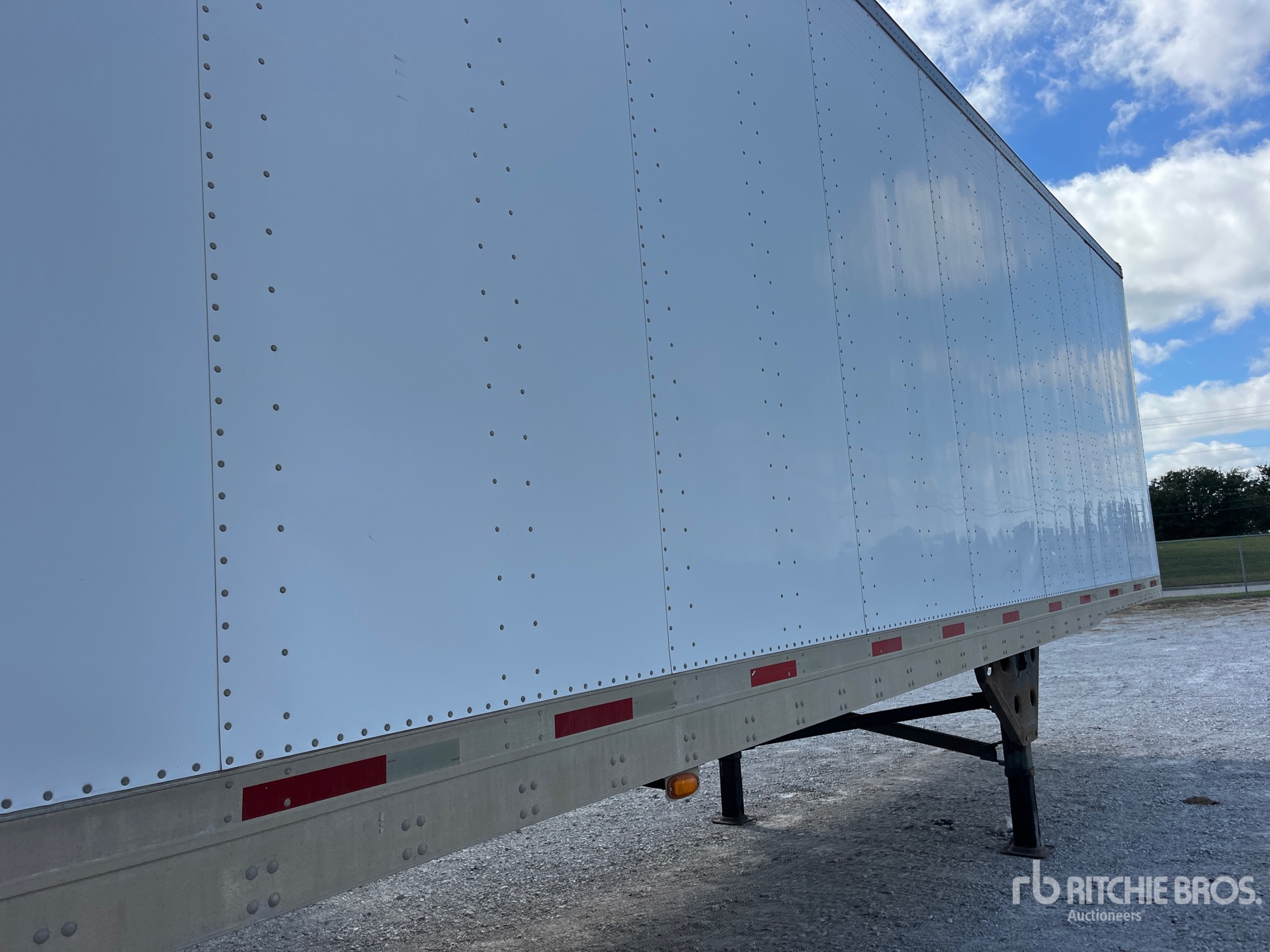 2013 Utility 48 FT T/A