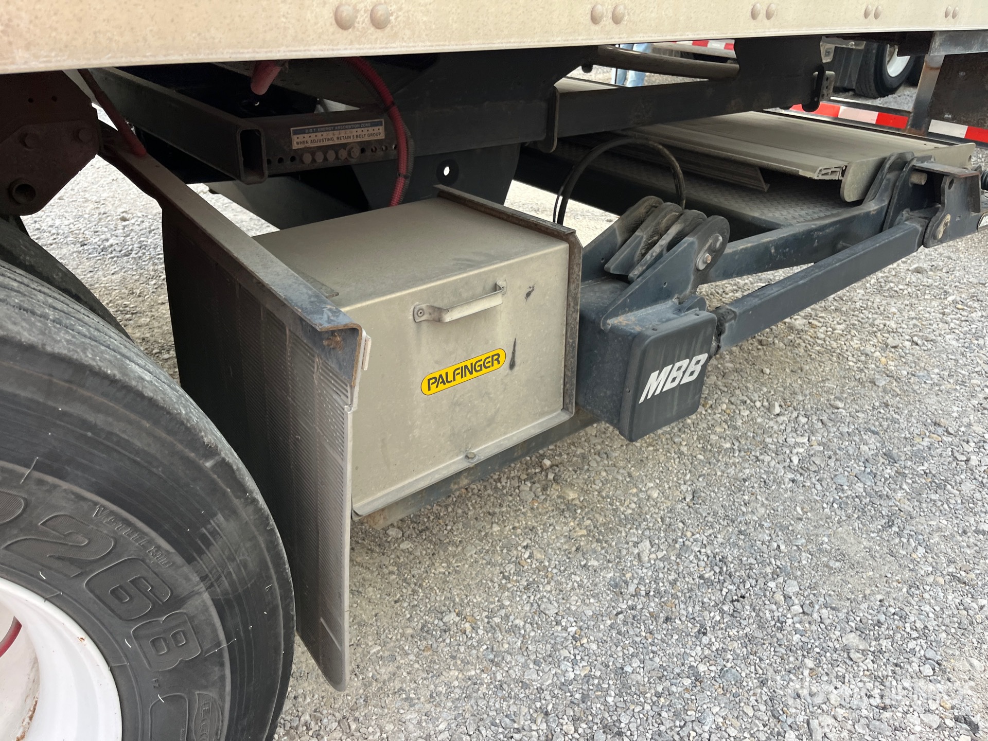 2013 Utility 48 FT T/A