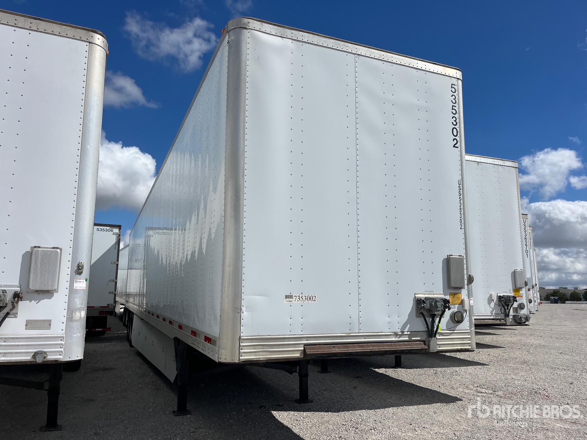 2013 Utility 53 FT T/A