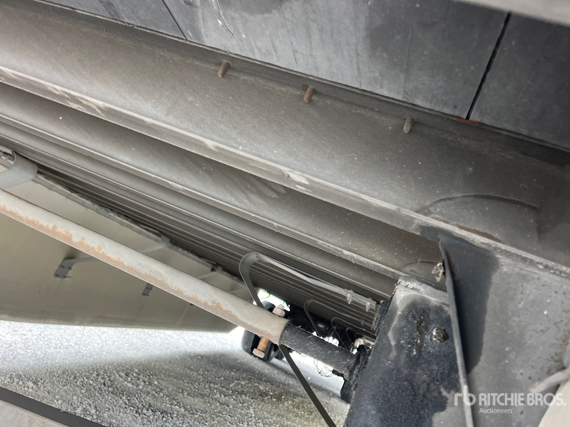 2013 Utility 53 FT T/A