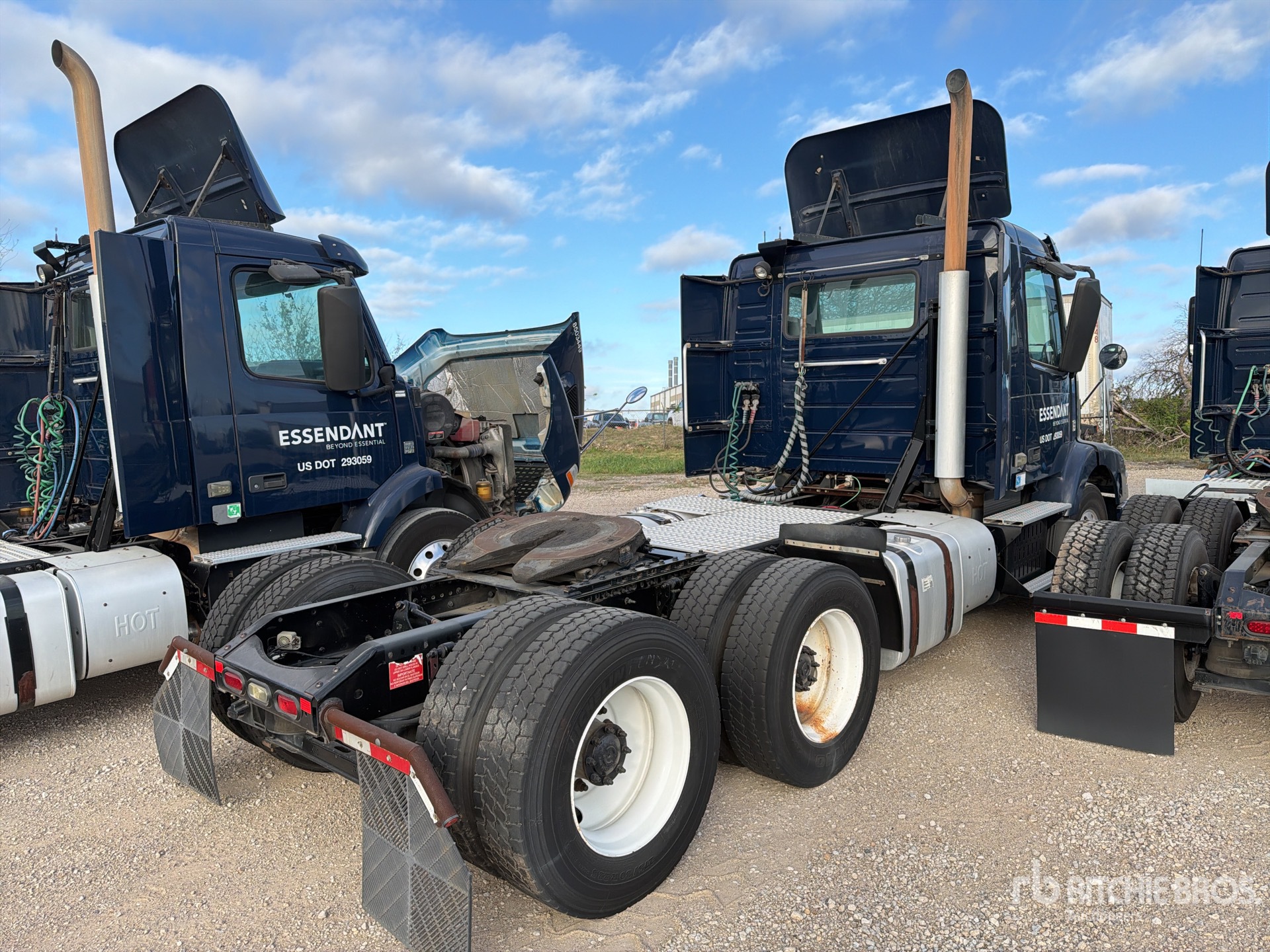 2014 Volvo VNM64T200