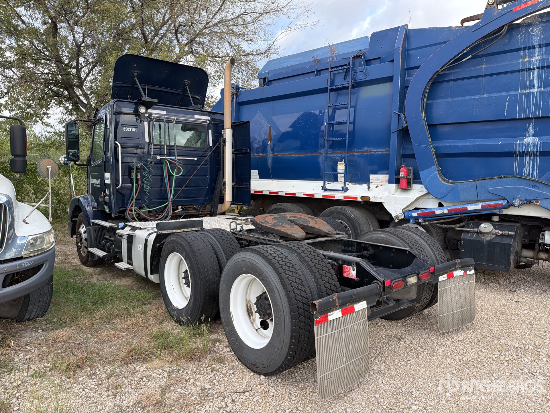 2014 Volvo VNM64T200
