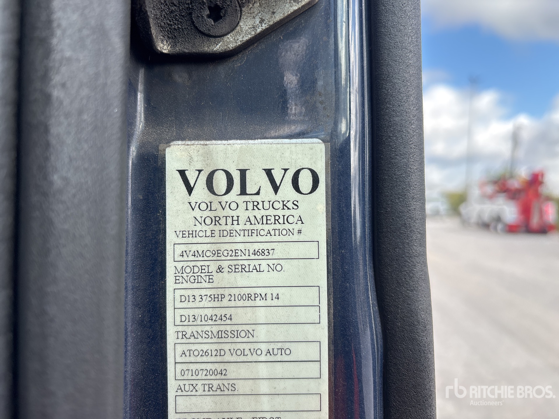 2014 Volvo VNM64T200