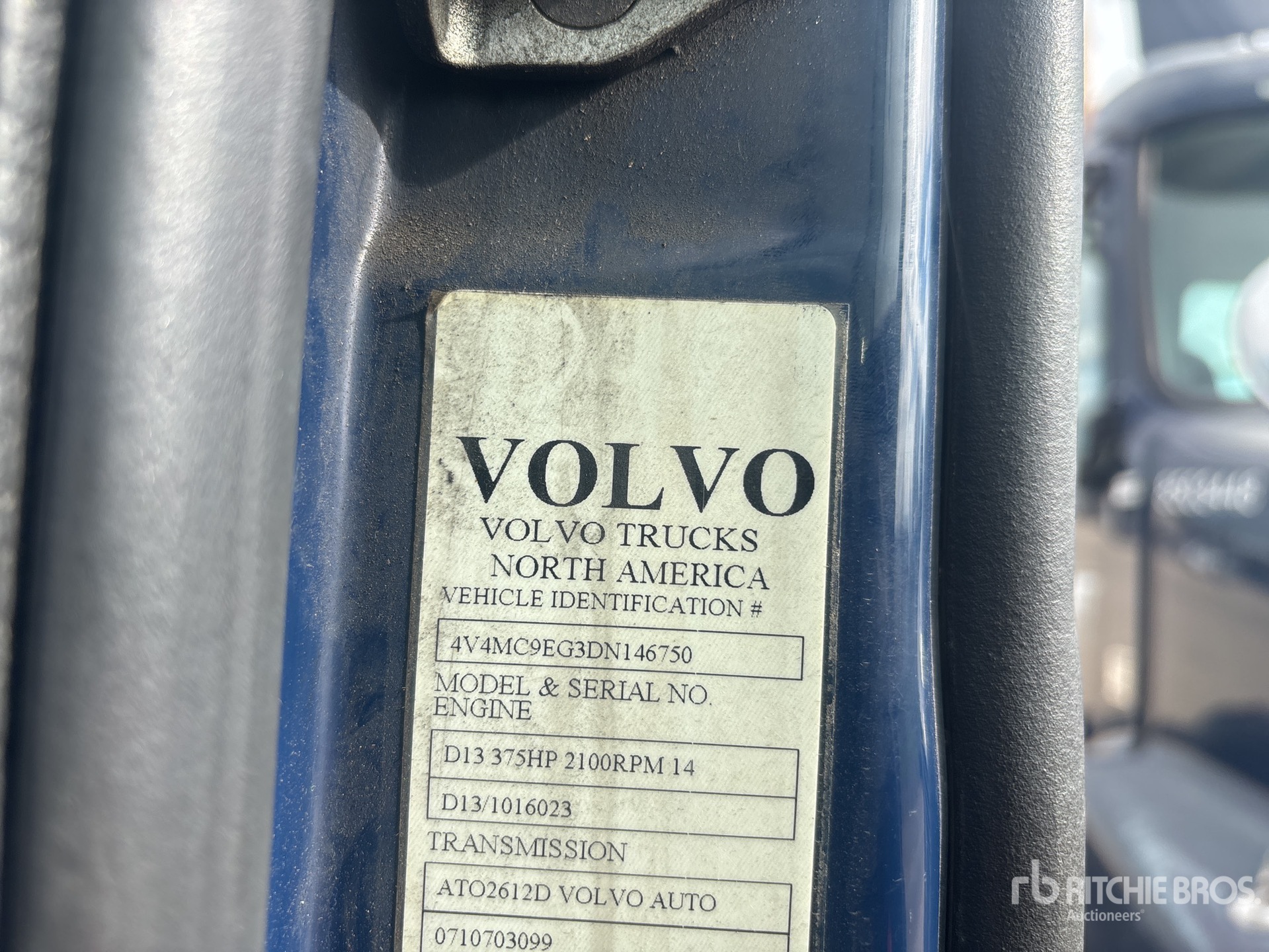 2013 Volvo VNM64T200