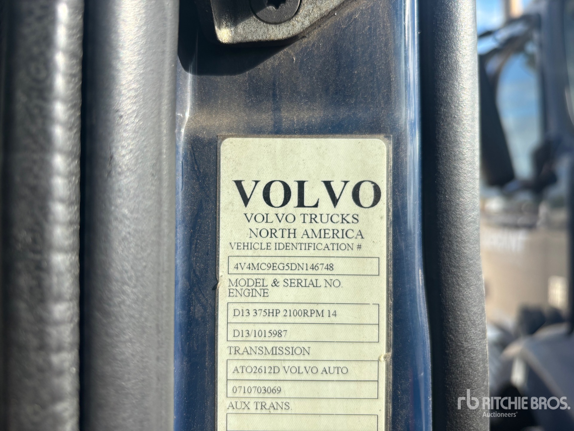 2013 Volvo VNM64T200
