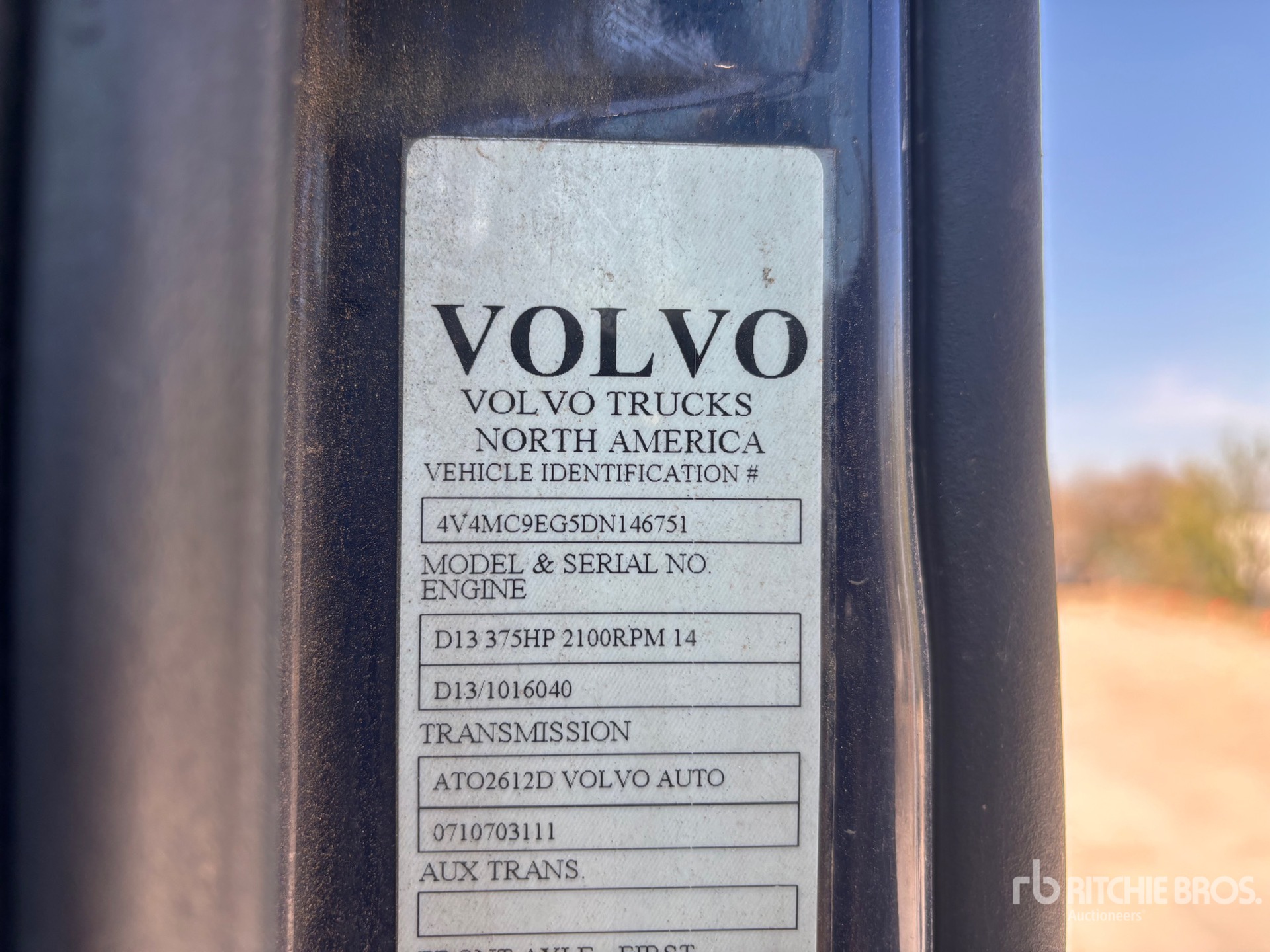2013 Volvo VNM64T200