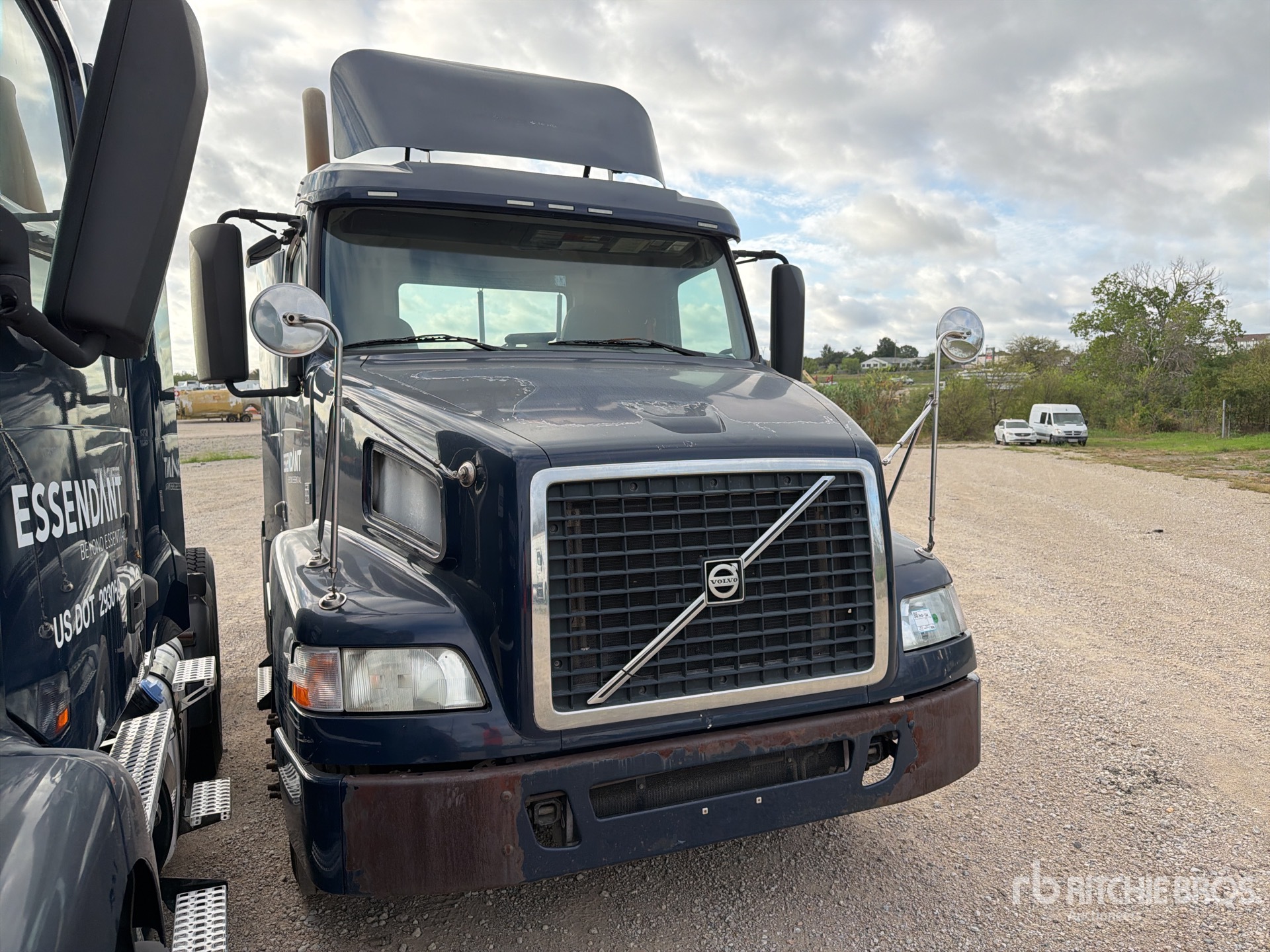 2014 Volvo VNM64T200