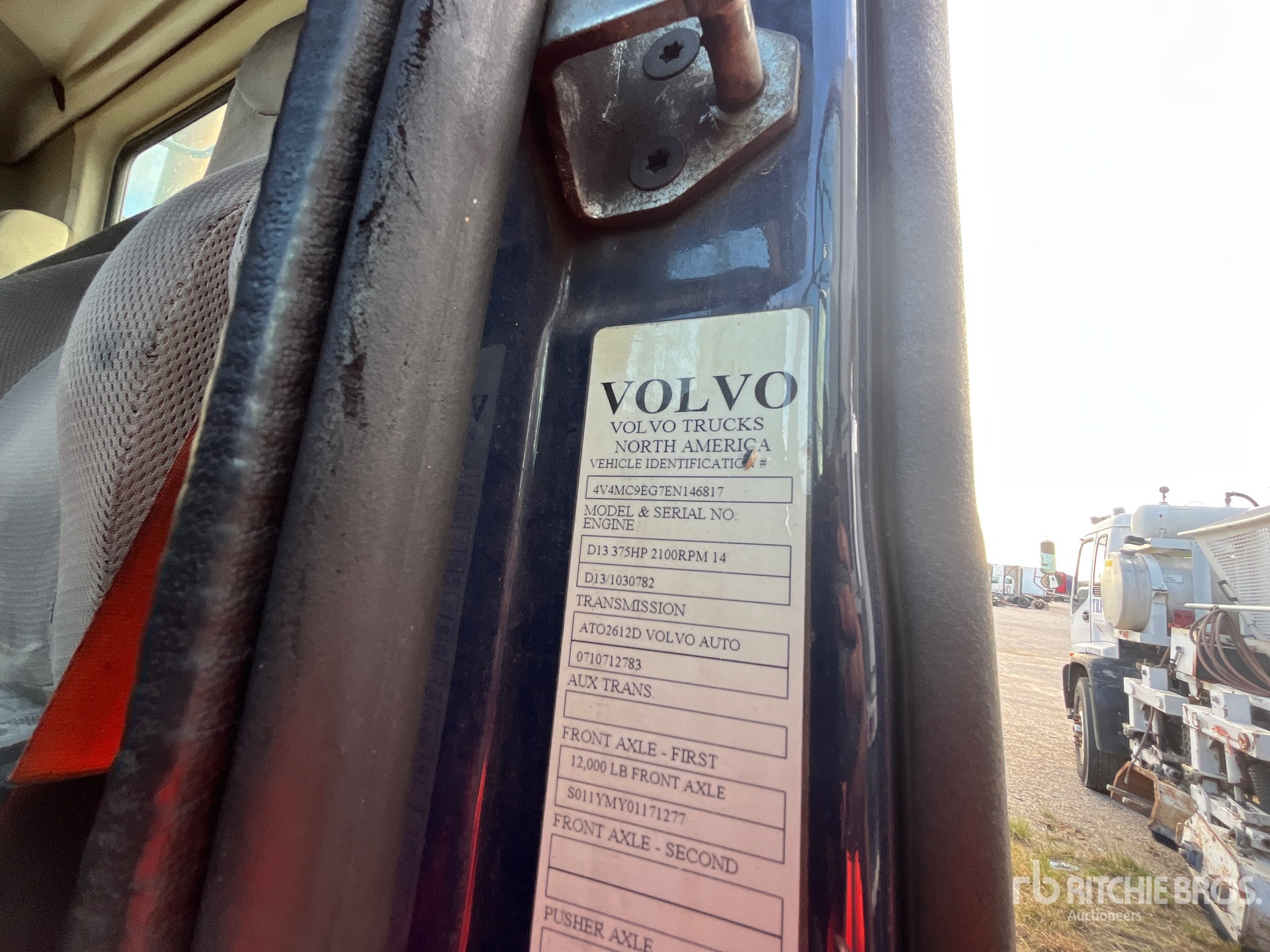 2014 Volvo VNM64T200